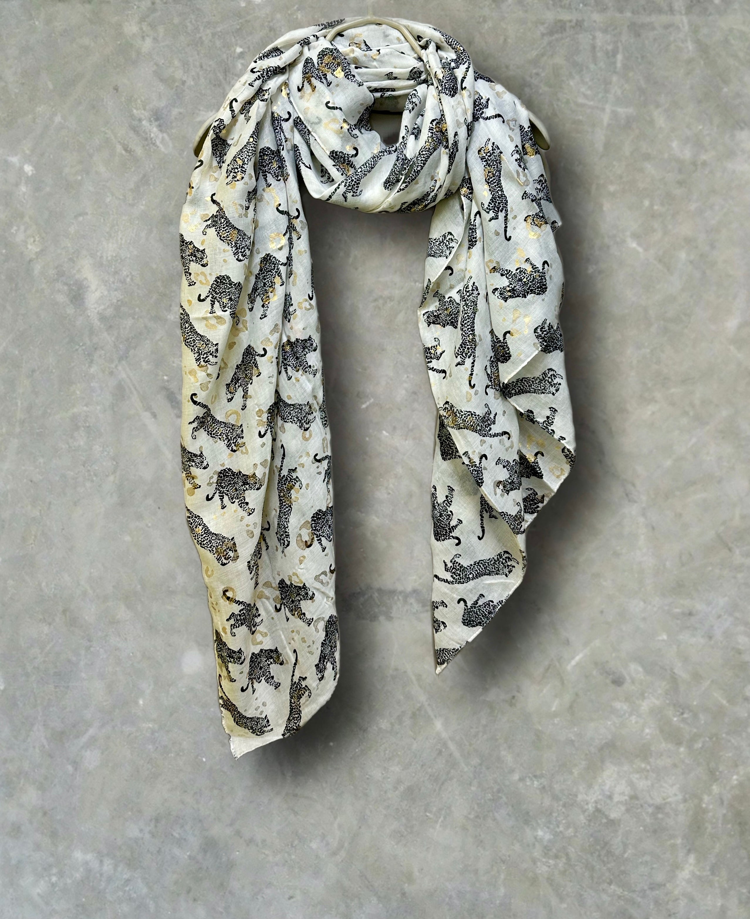 Black classic leopards print off white scarf