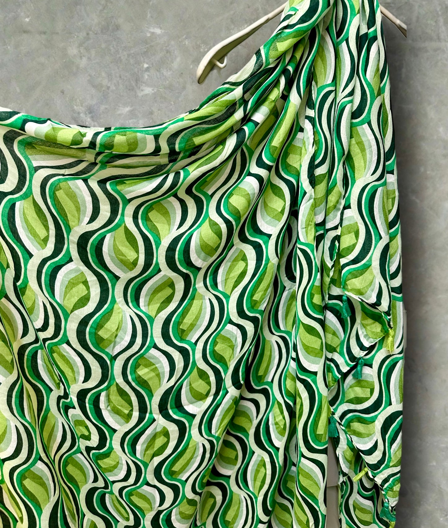 Versatile Green Scarf Featuring Wavy Stripes,Ideal Gift for Her,Perfect for Any Season,Mother's Day,Birthday or Christmas.