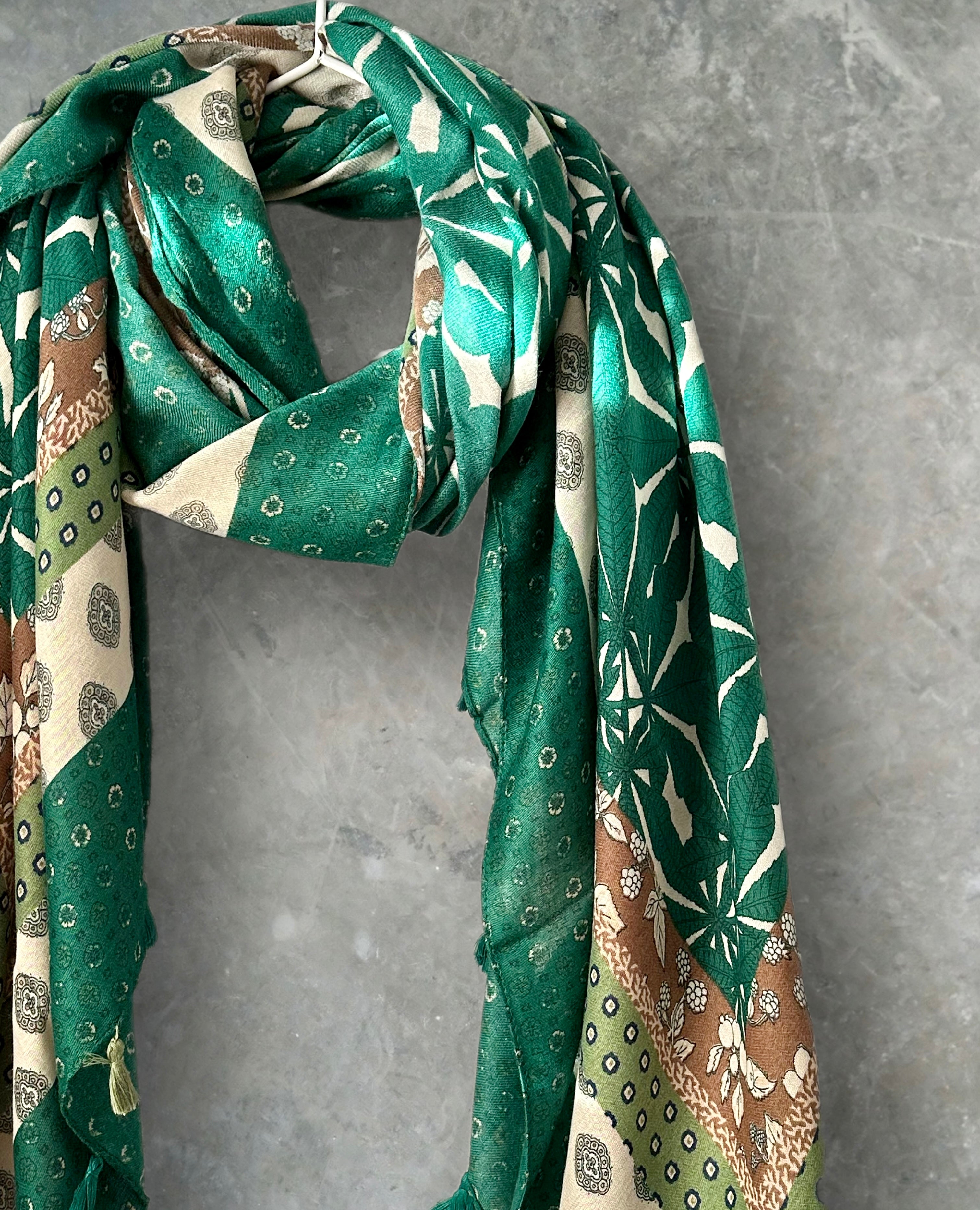Green Cotton Scarf with Bohemian Flowers Pattern and Tassels.