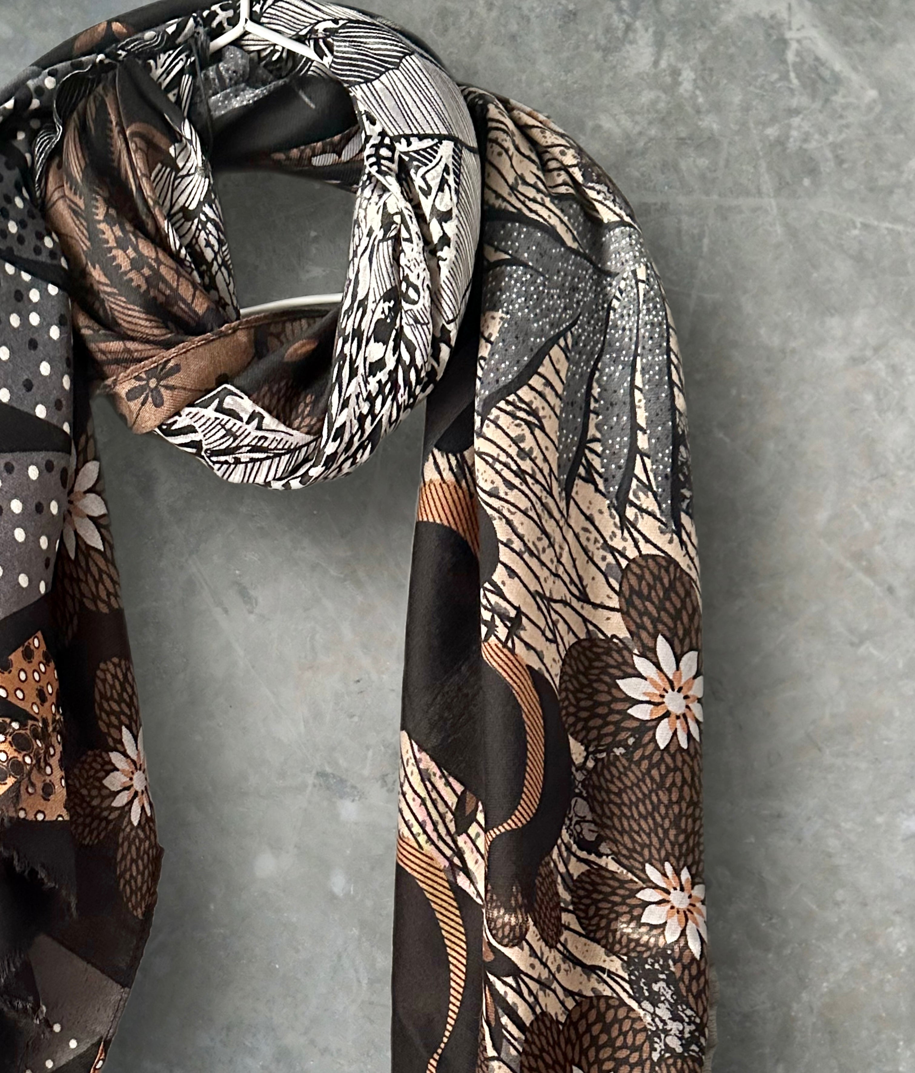 Beautiful Retro Art Deco Flowers Pattern in Black and Grey Cotton Scarf