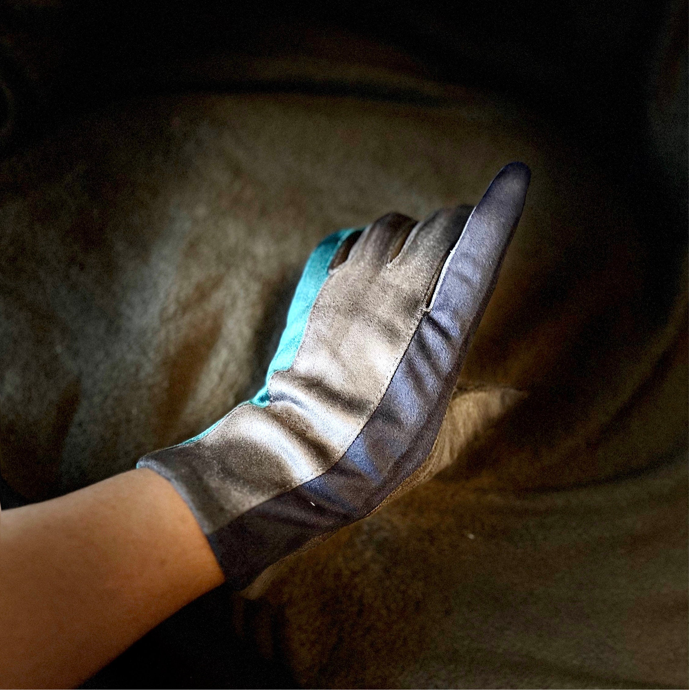 The Tri-Color Glove in Grey,Navy and Teal Blue