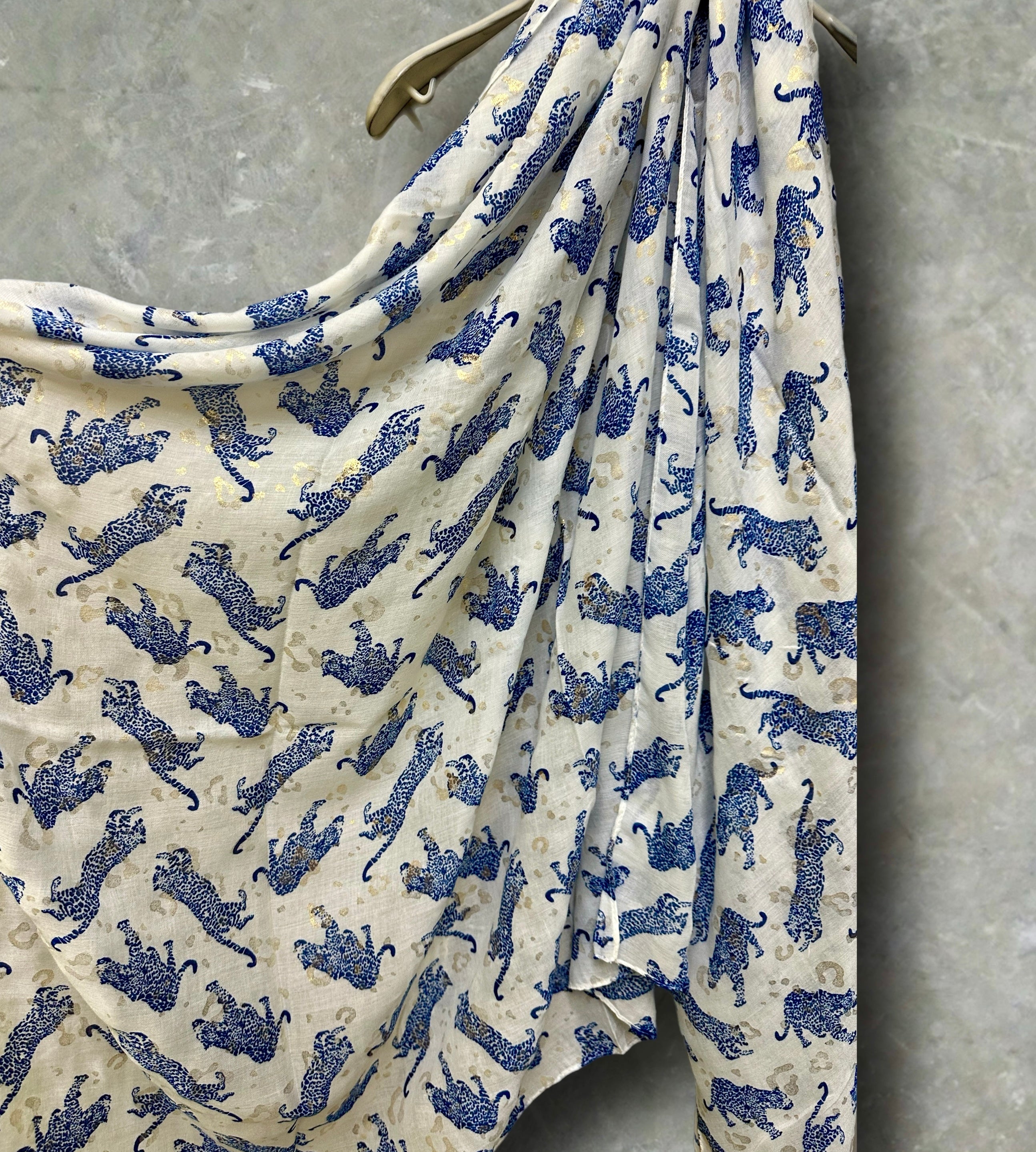 Blue classic leopards print off white scarf