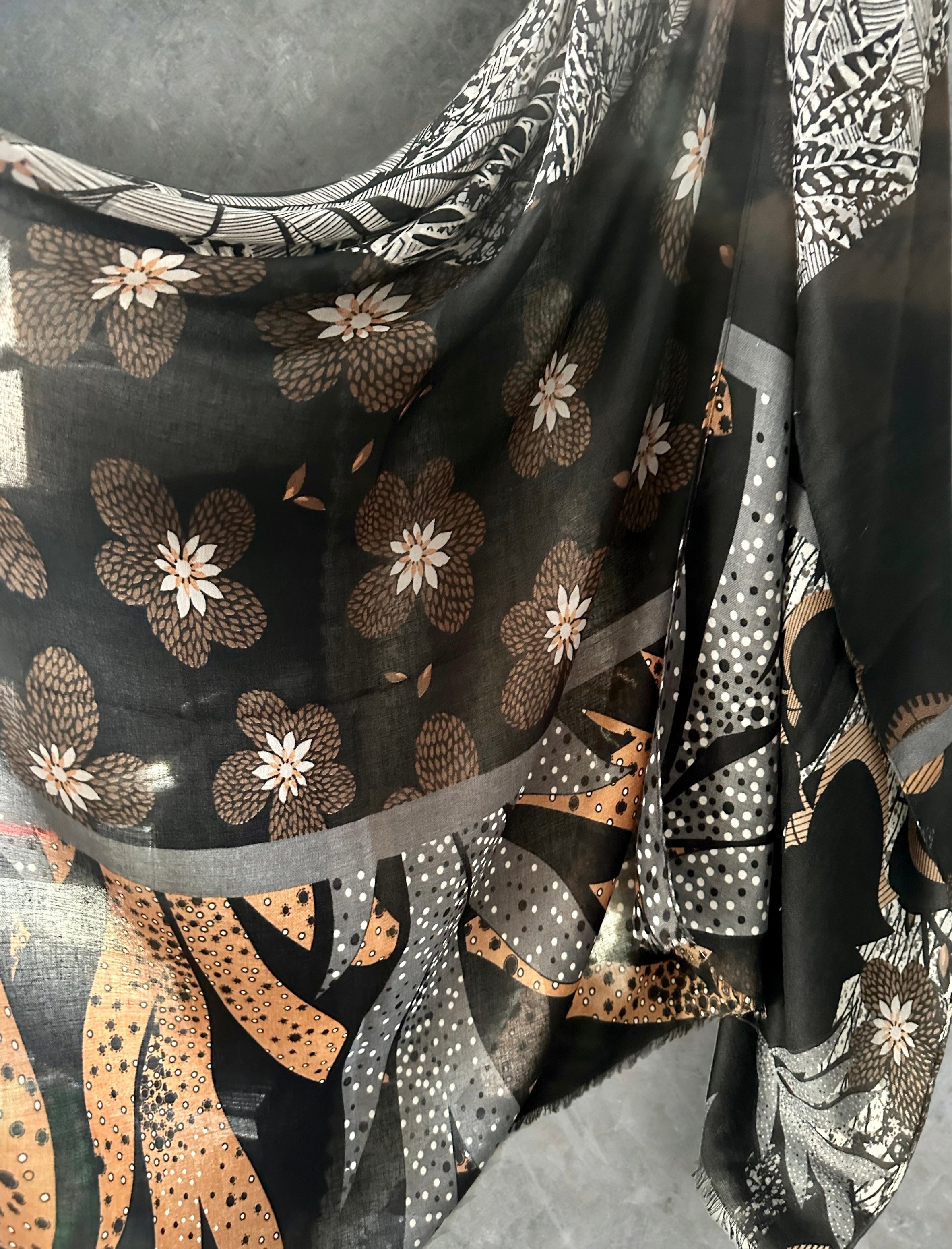 Beautiful Retro Art Deco Flowers Pattern in Black and Grey Cotton Scarf