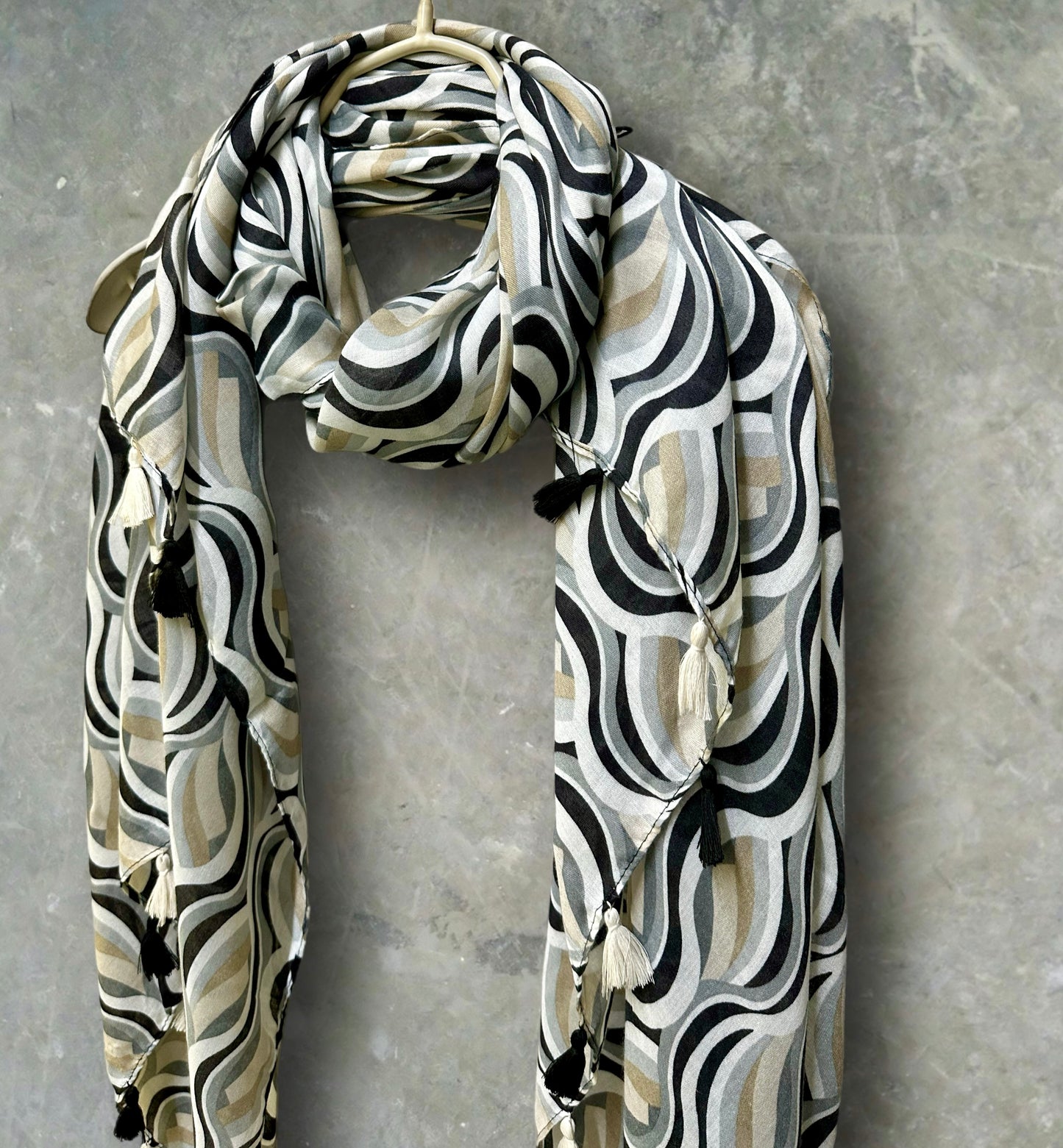 Versatile Black/Grey Scarf Featuring Wavy Stripes,Ideal Gift for Her,Perfect for Any Season,Mother's Day,Birthday or Christmas.