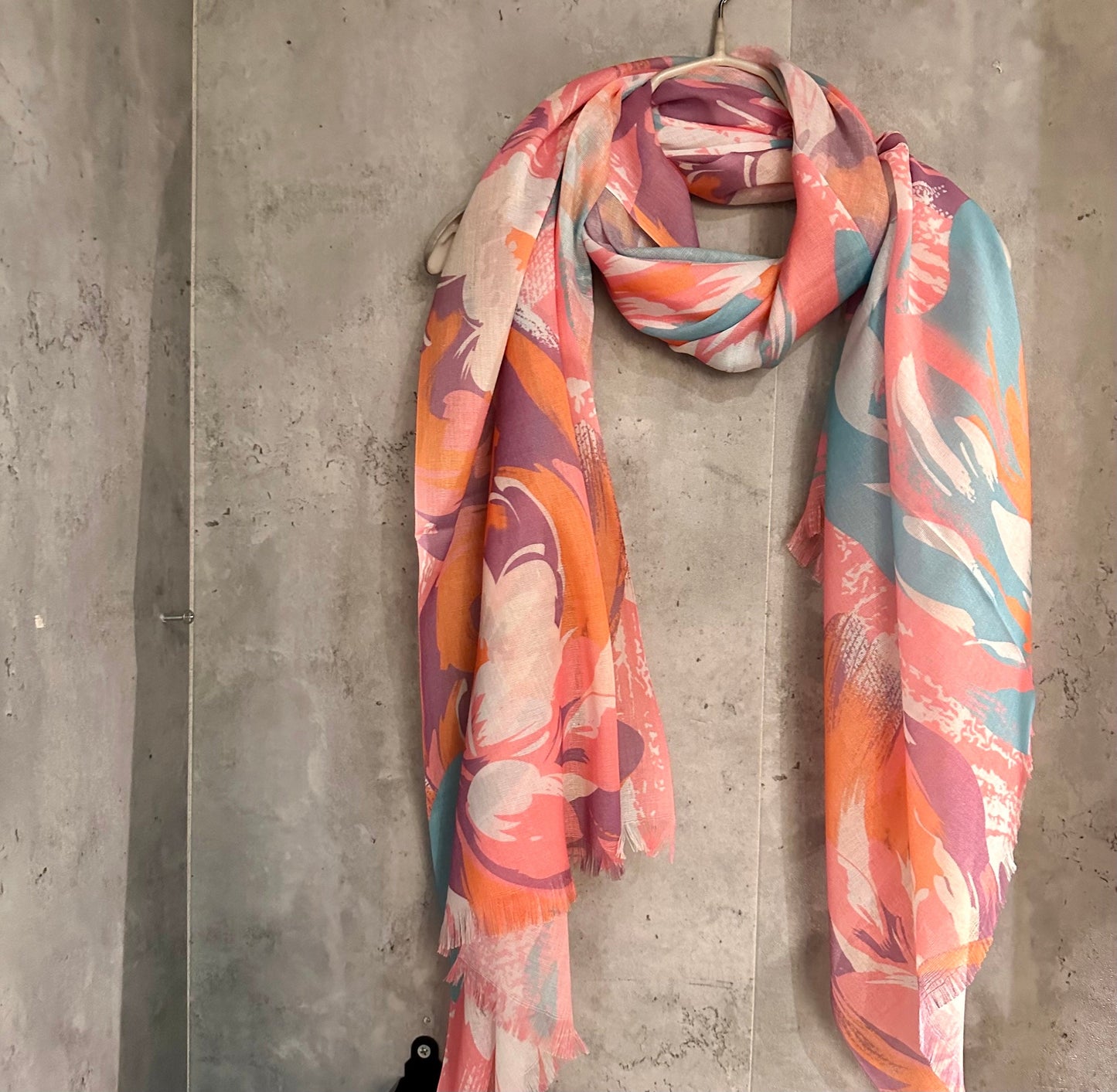 Pink Cotton Blend Scarf with Huge Flowers Pattern – An Elegant Gift for Mom and Her, Ideal for Birthday and Christmas Celebrations