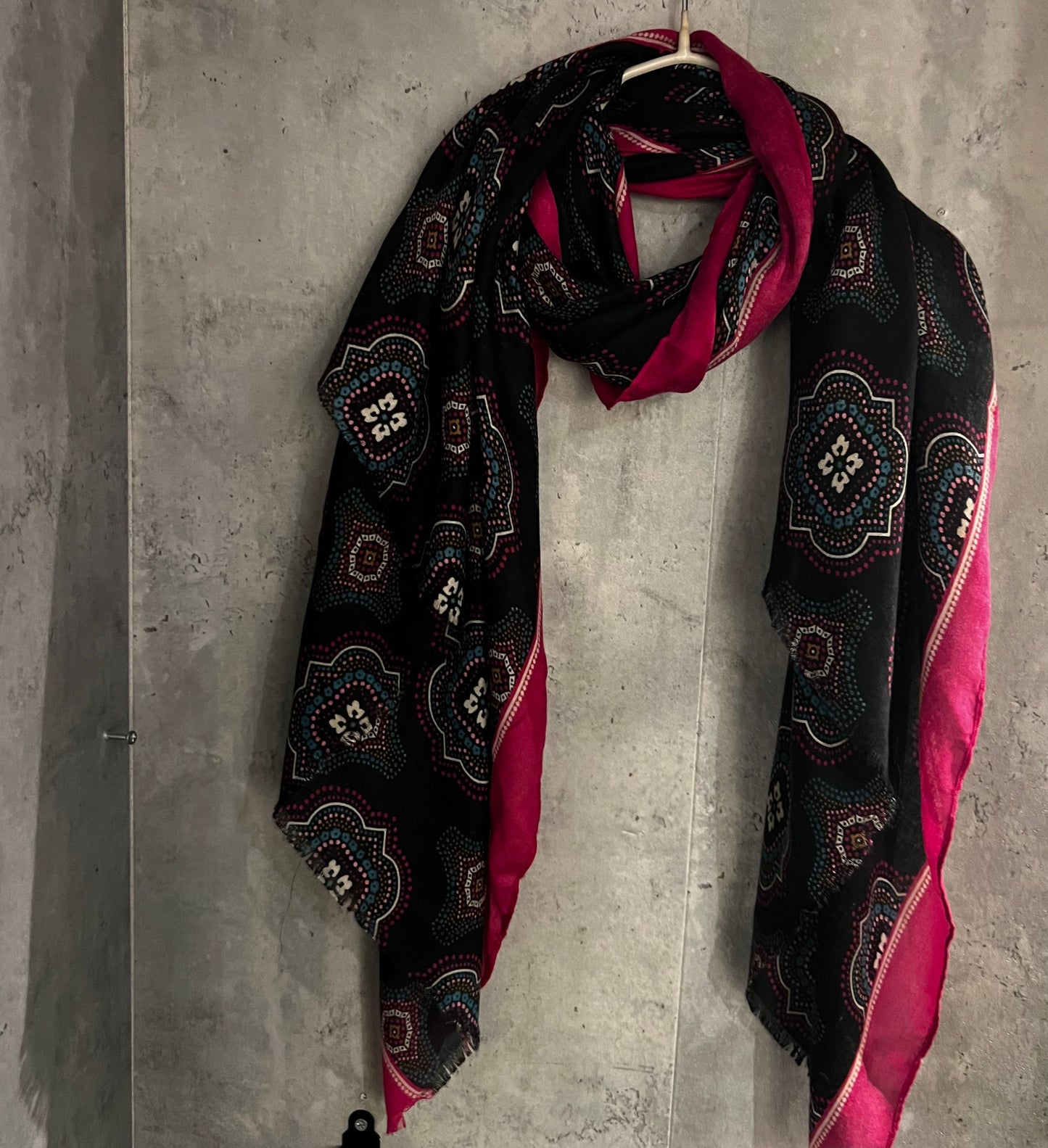 Black Cotton Scarf with Saree Pattern and Pink Trim – A Unique and Stylish Gift for Her, Perfect for All Seasons and Occasions