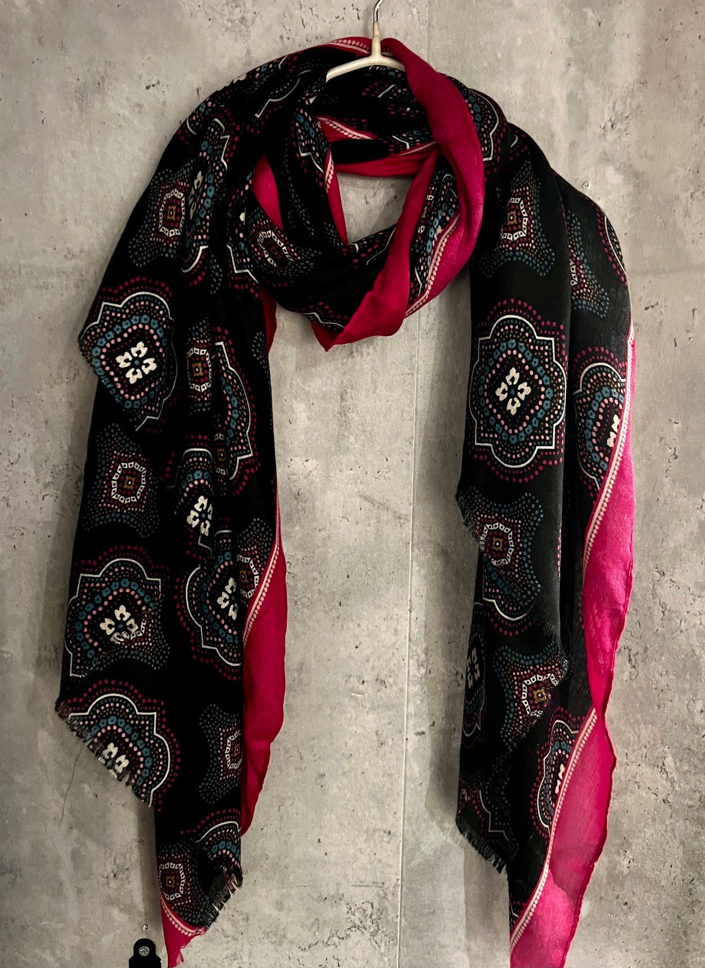 Black Cotton Scarf with Saree Pattern and Pink Trim – A Unique and Stylish Gift for Her, Perfect for All Seasons and Occasions