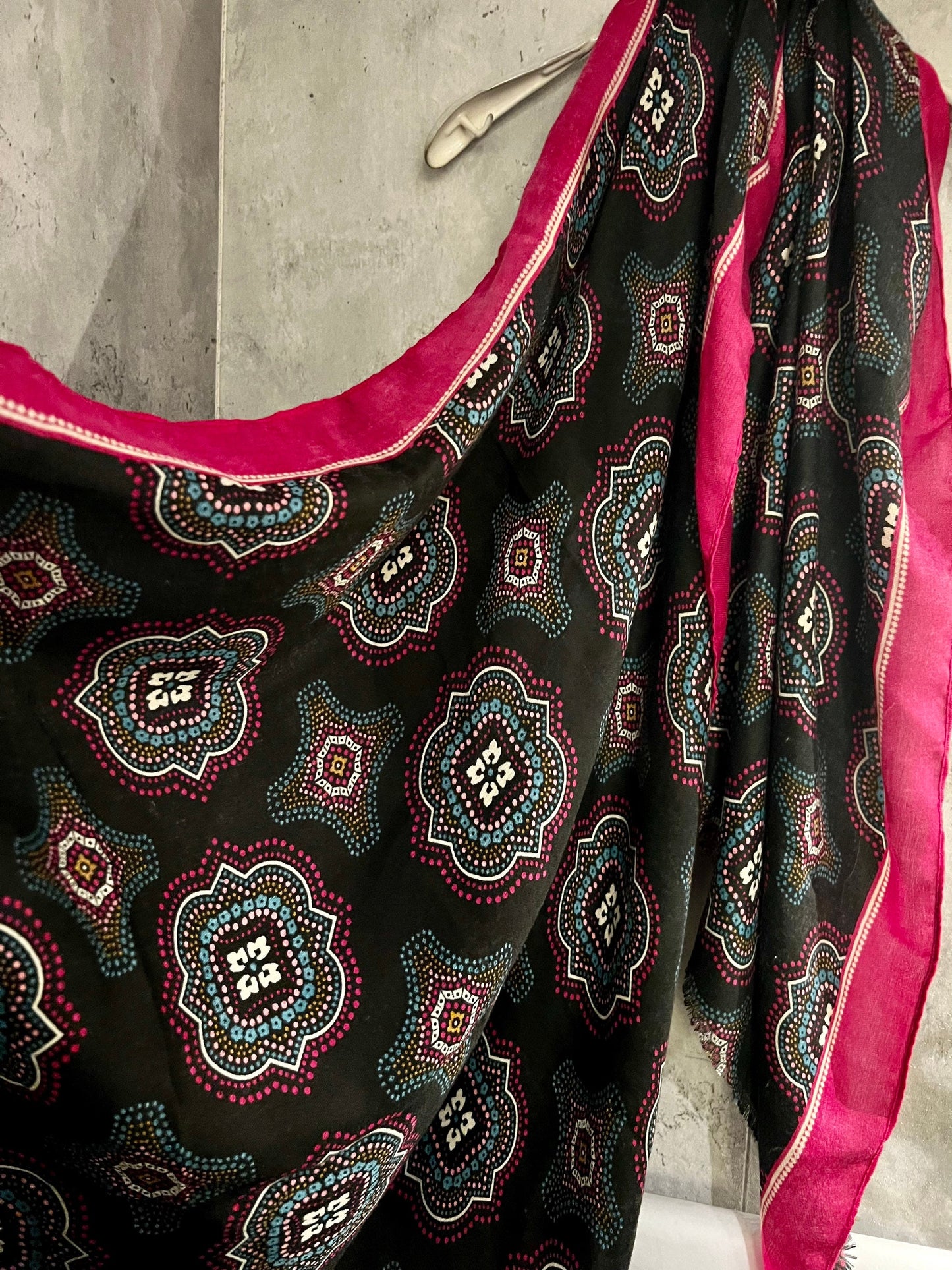 Black Cotton Scarf with Saree Pattern and Pink Trim – A Unique and Stylish Gift for Her, Perfect for All Seasons and Occasions