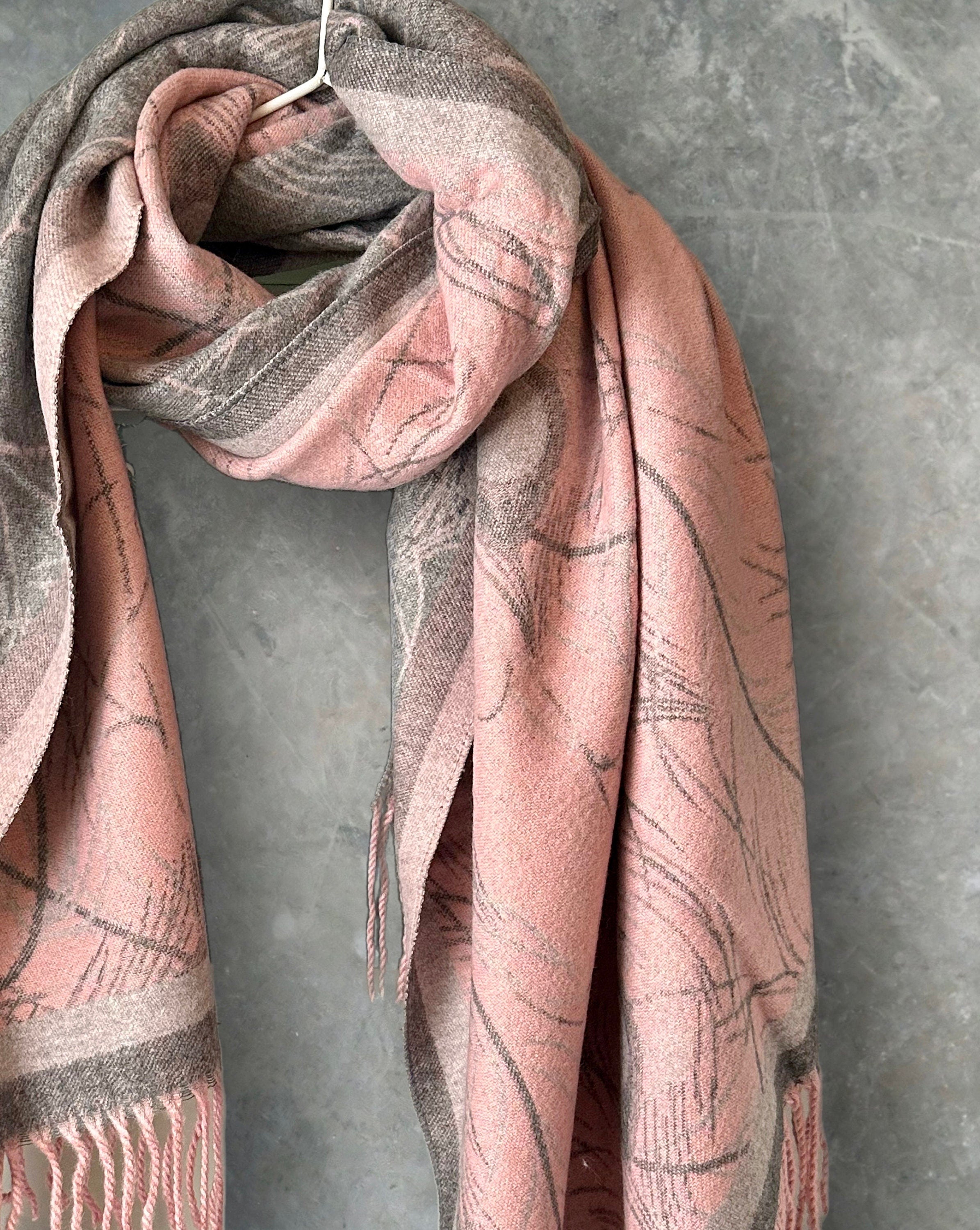 Double-Sided Cashmere Scarf in Light Pink and Grey with Feather Pattern
