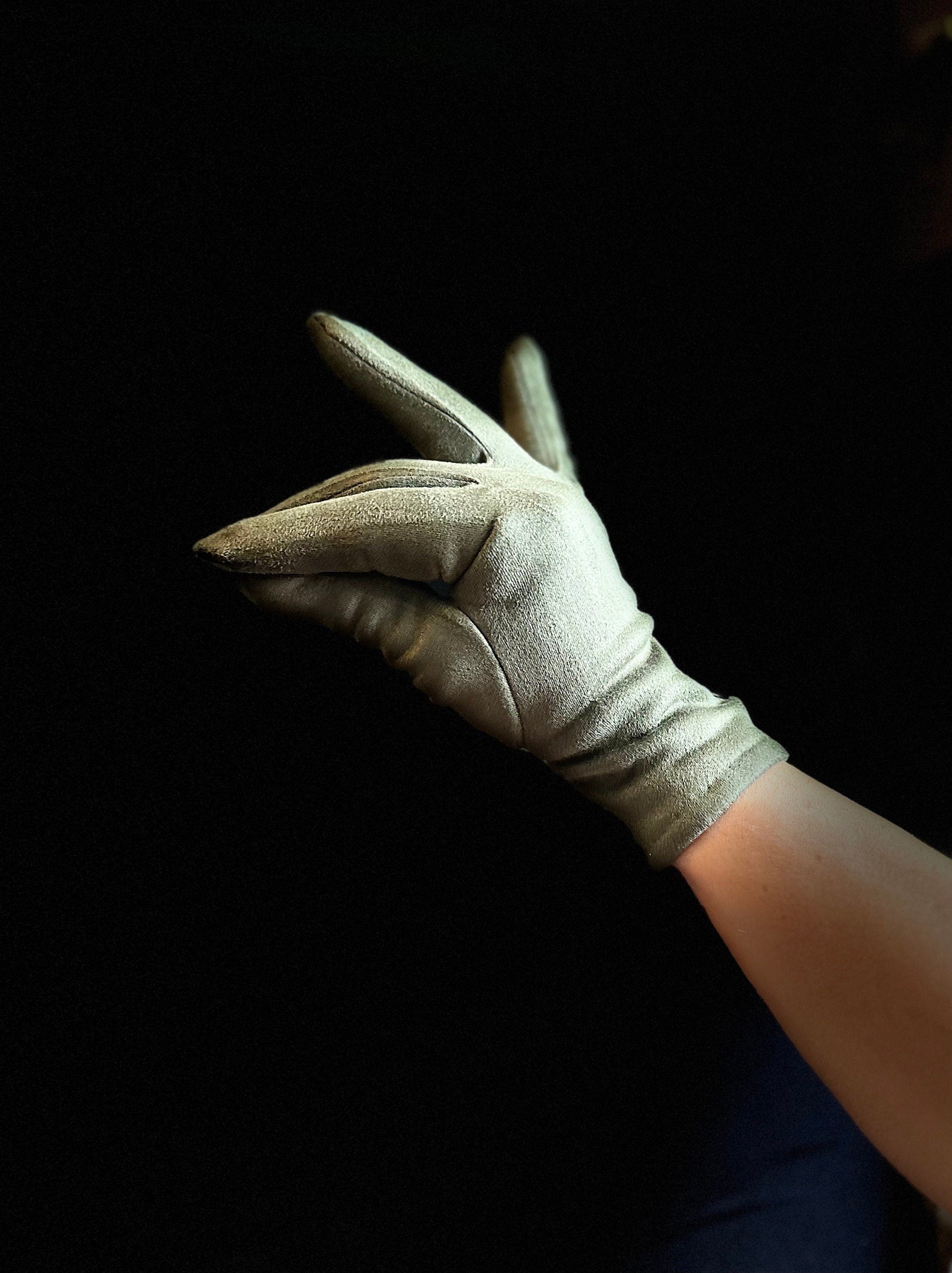 Light Blue Gloves with Embroidery Mulberry Tree