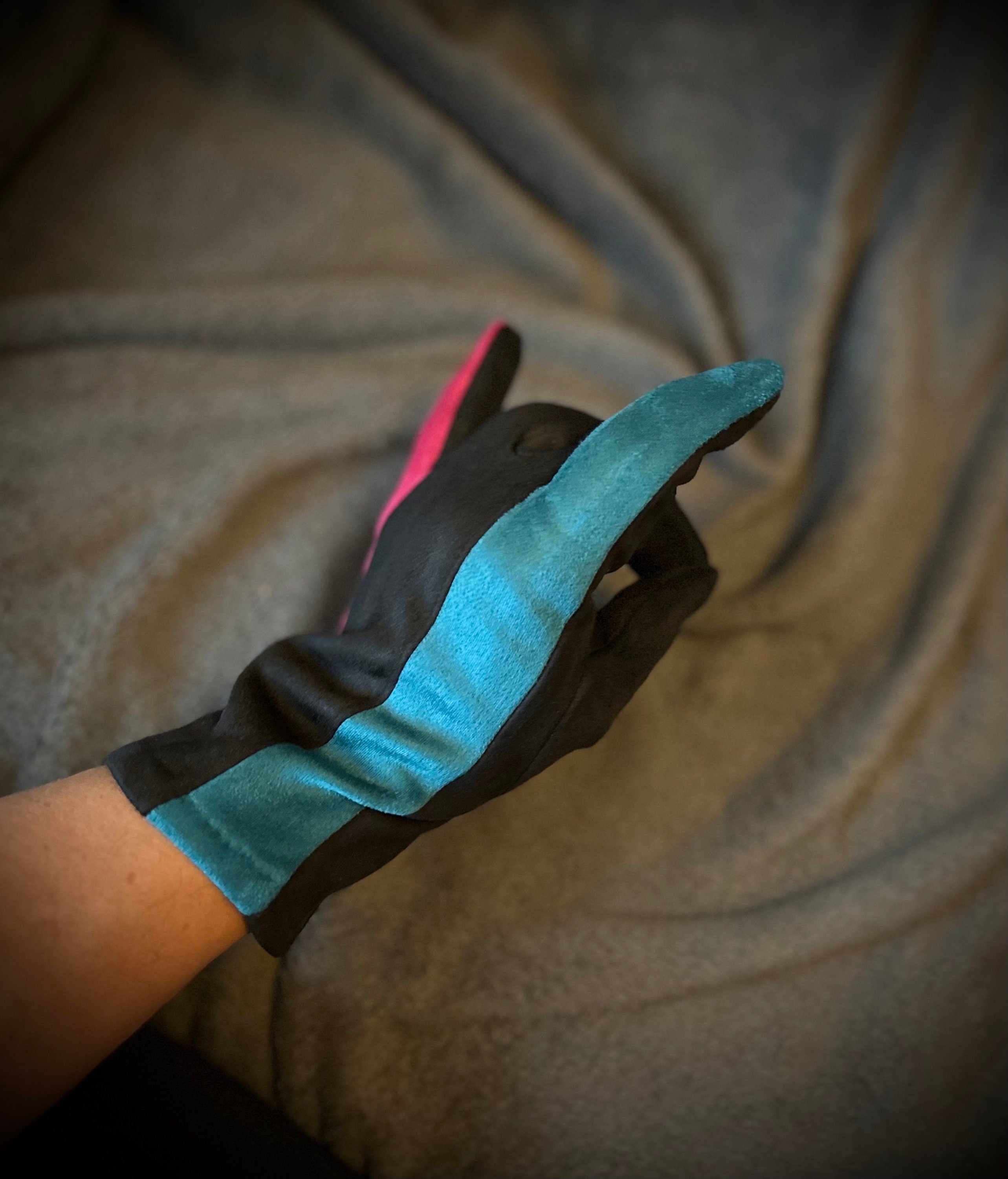 The Tri-Color Glove in Black,Blue and Pink for Women