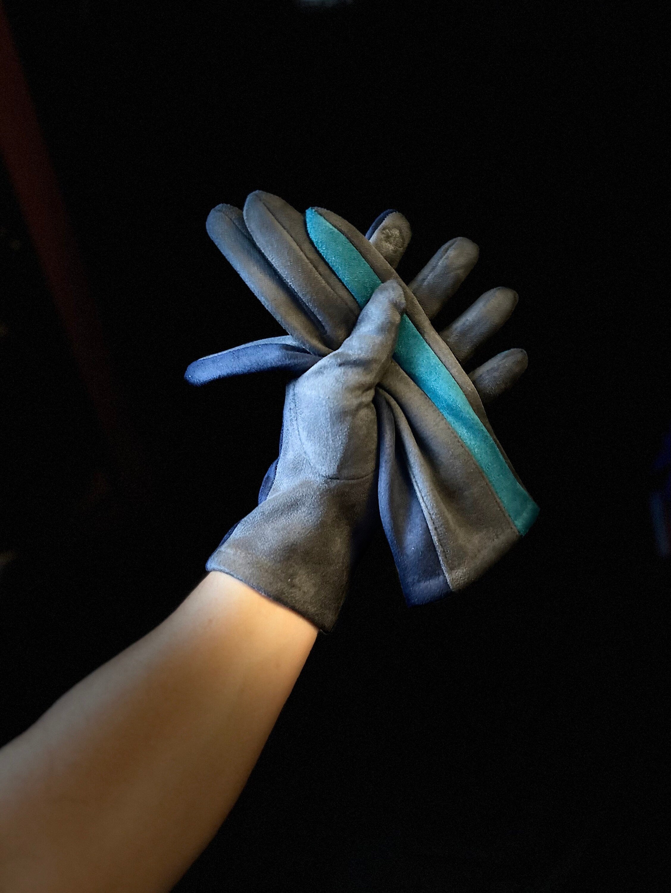 The Tri-Color Glove in Grey,Navy and Teal Blue