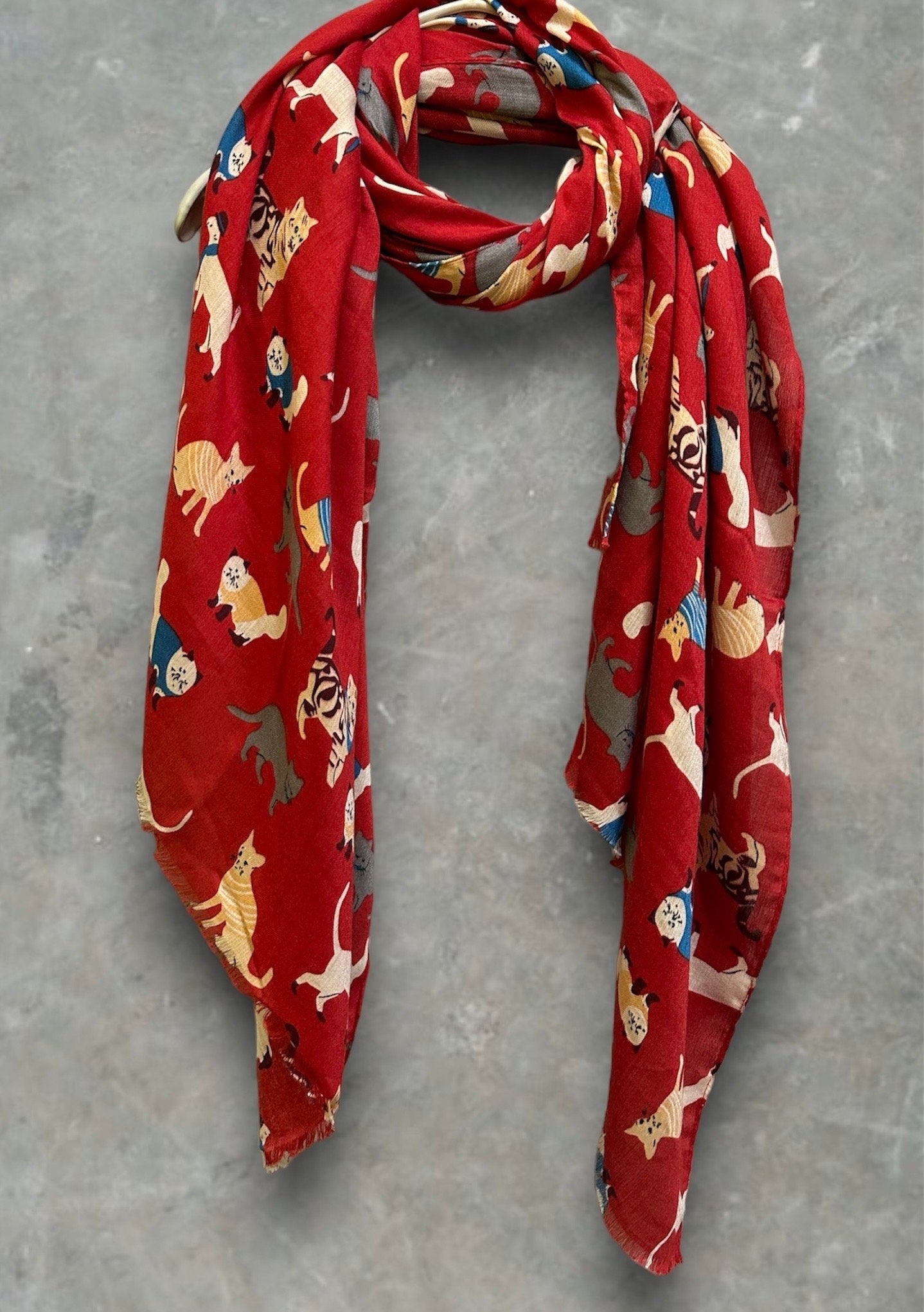 Cats Pattern Scarf in Red – Perfect for Gifting Year-Round