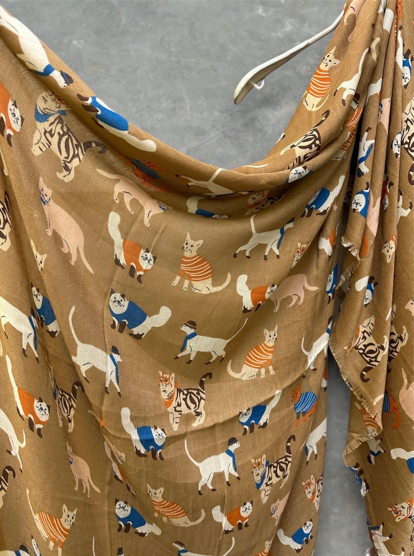 Cats Pattern Brown Scarf – Perfect for Gifting Year-Round