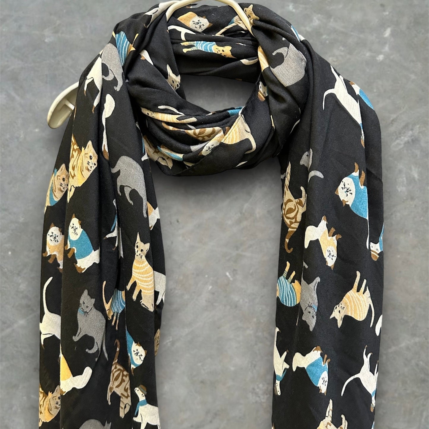 Cats Pattern Black Scarf – Perfect for Gifting Year-Round