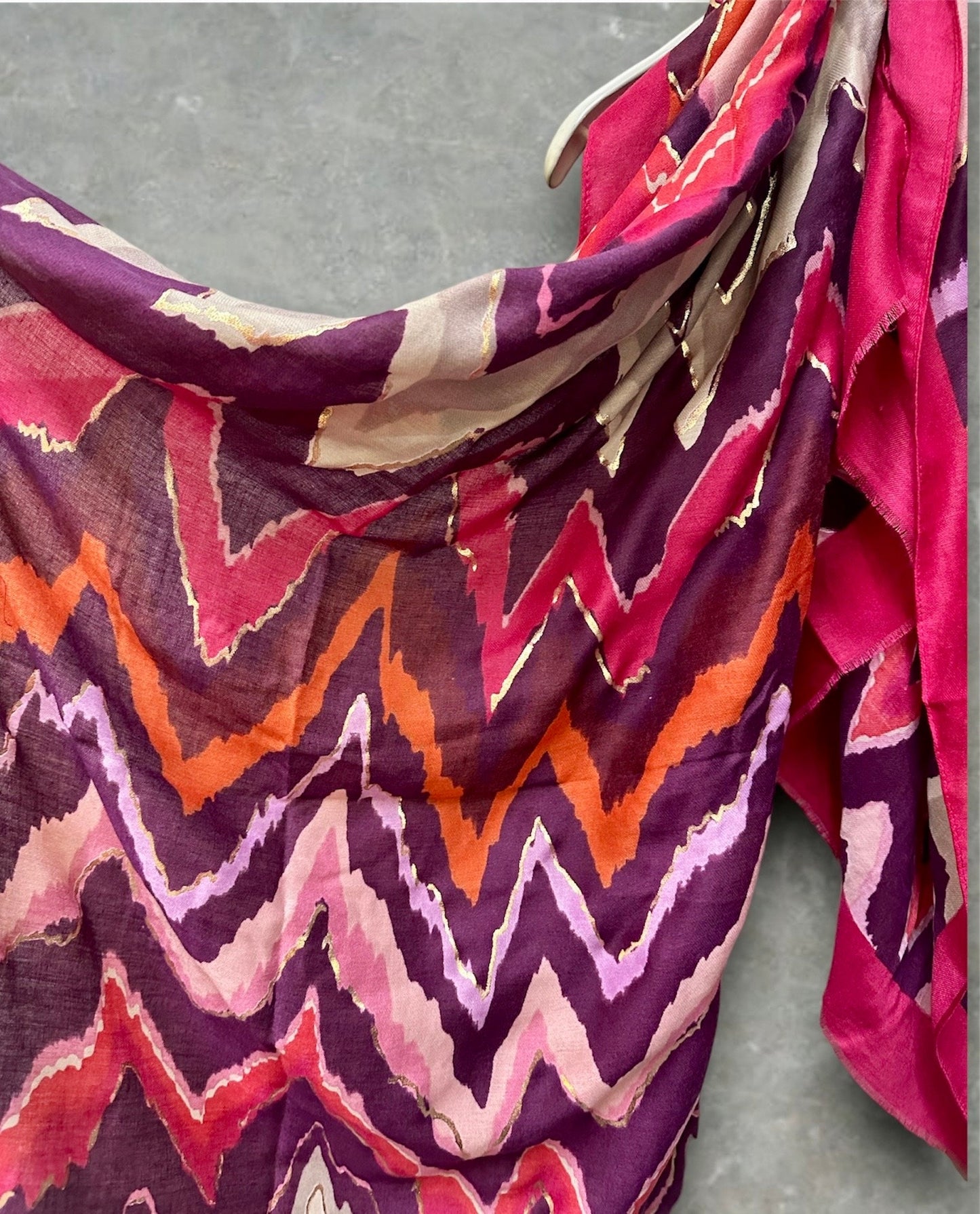 Pink Cotton Scarf with Zigzag Pattern and Gold Accents – A Versatile Gift for Her, Year-Round