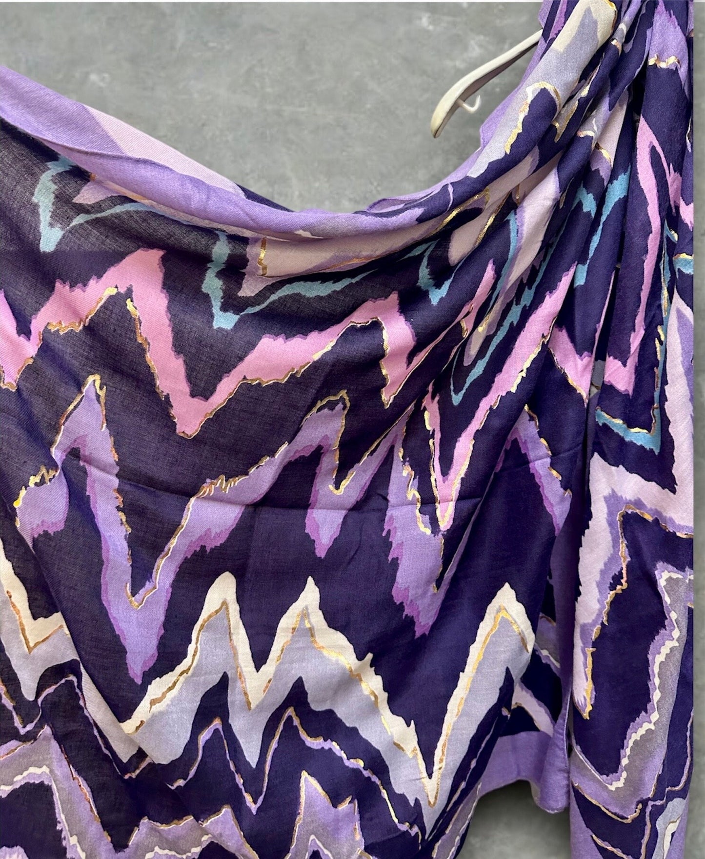 Purple Cotton Scarf with Zigzag Pattern and Gold Accents – A Versatile Gift for Her, Year-Round