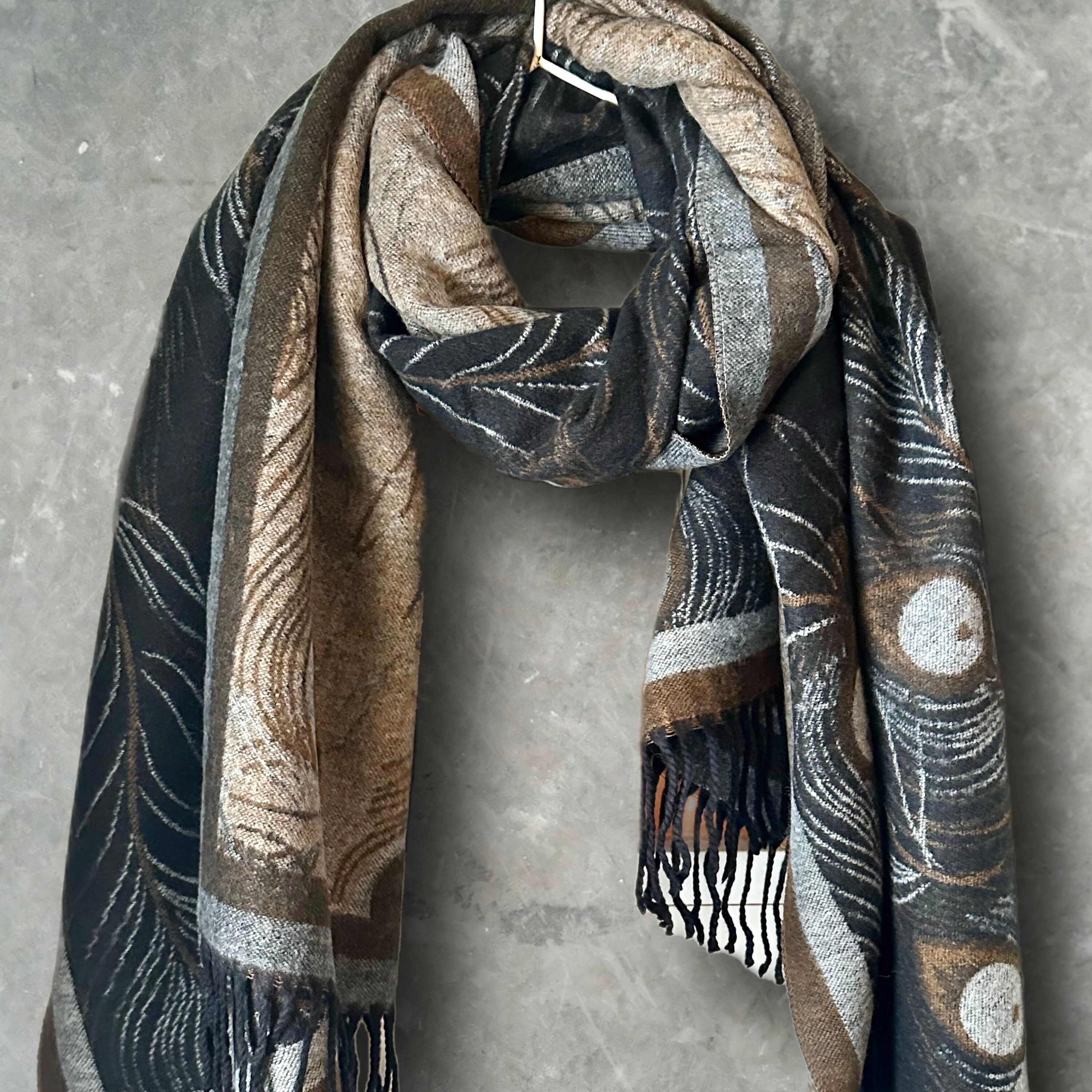Cashmere Scarf in Black and Beige with Feathers Pattern