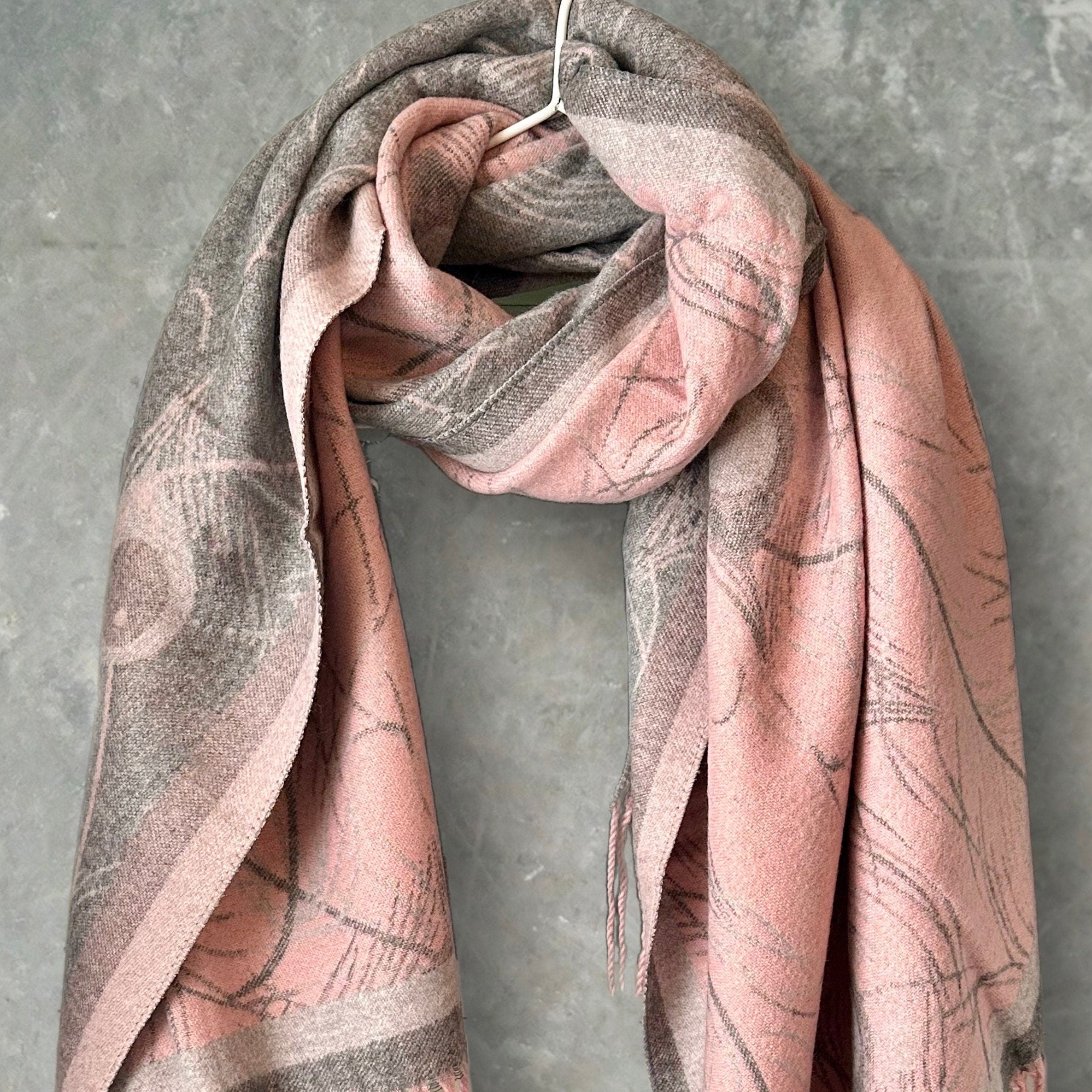 Double-Sided Cashmere Scarf in Light Pink and Grey with Feather Pattern