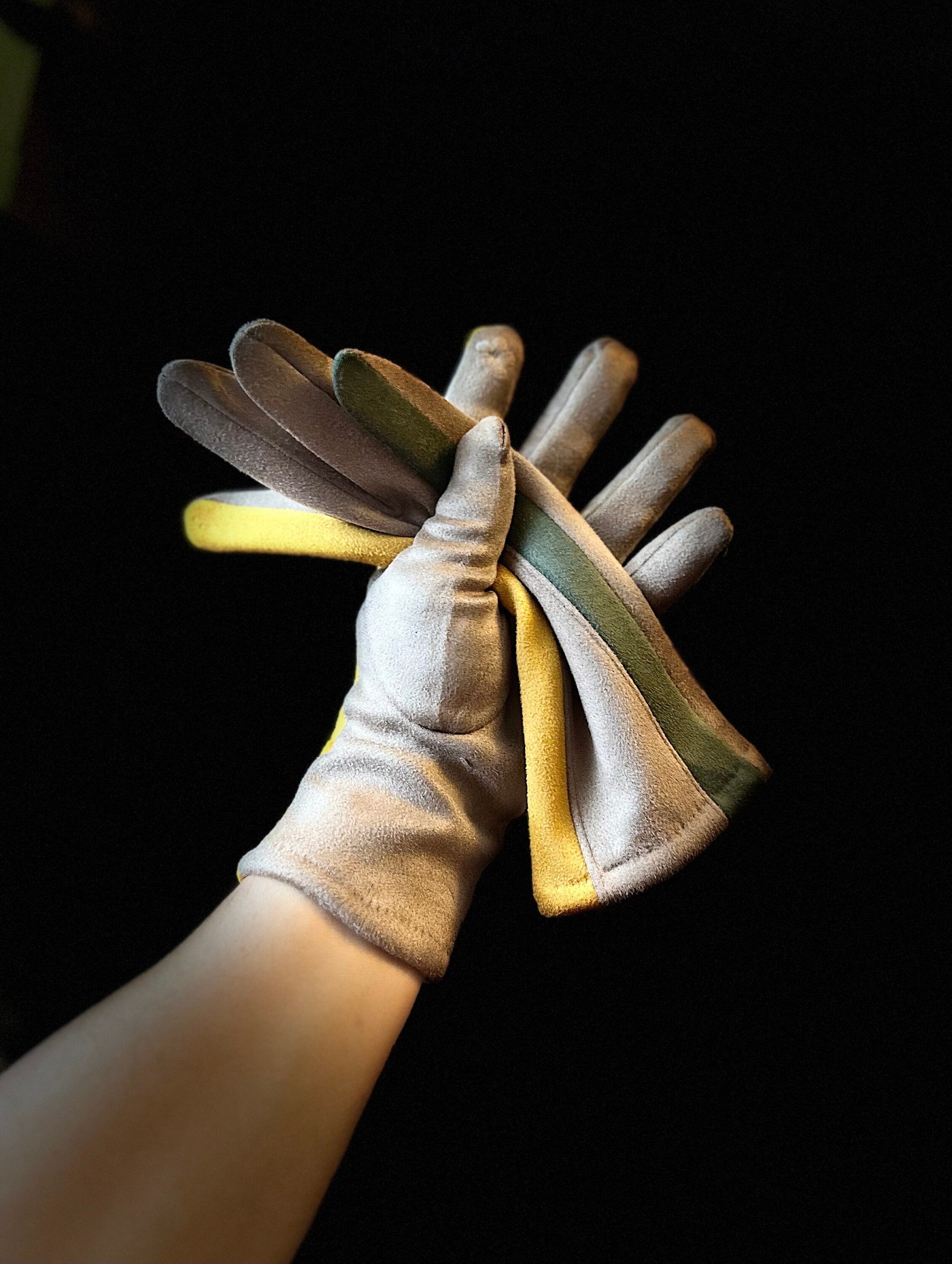 The Tri-Color Glove in Grey,Yellow and Green