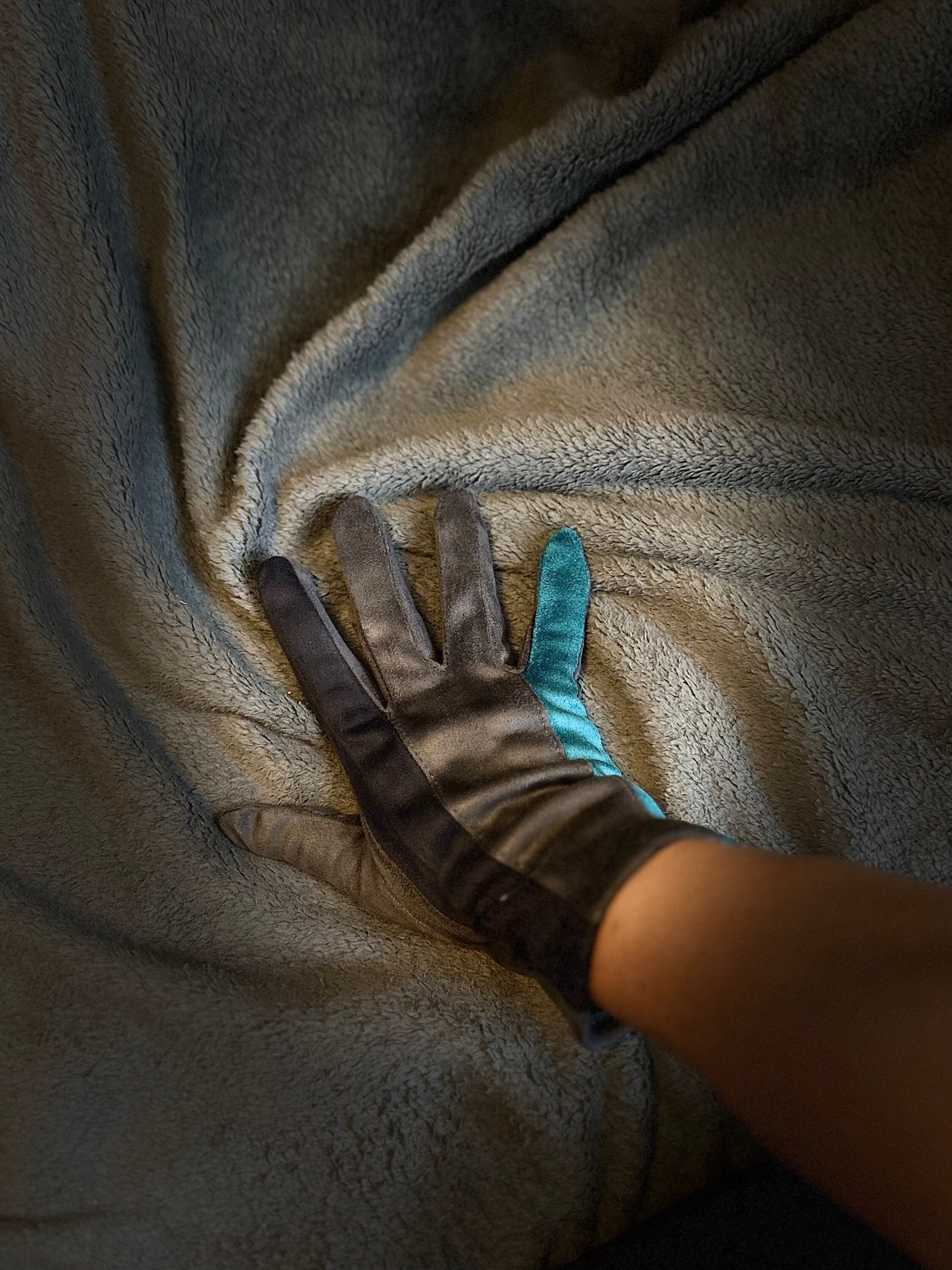 The Tri-Color Glove in Grey,Navy and Teal Blue