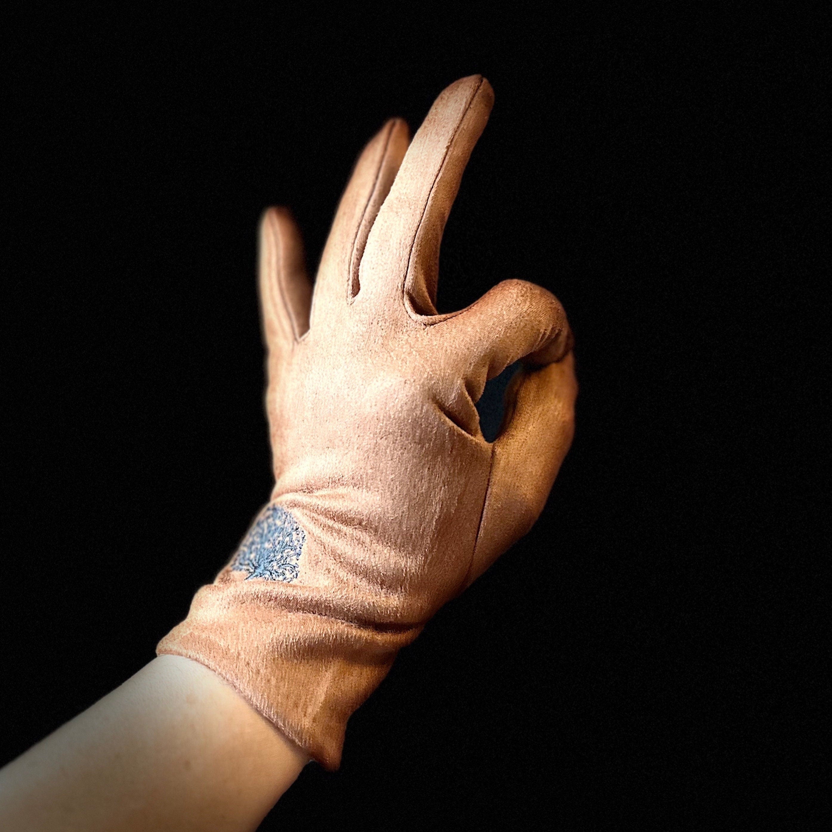 Brown Gloves with Embroidery Mulberry Tree