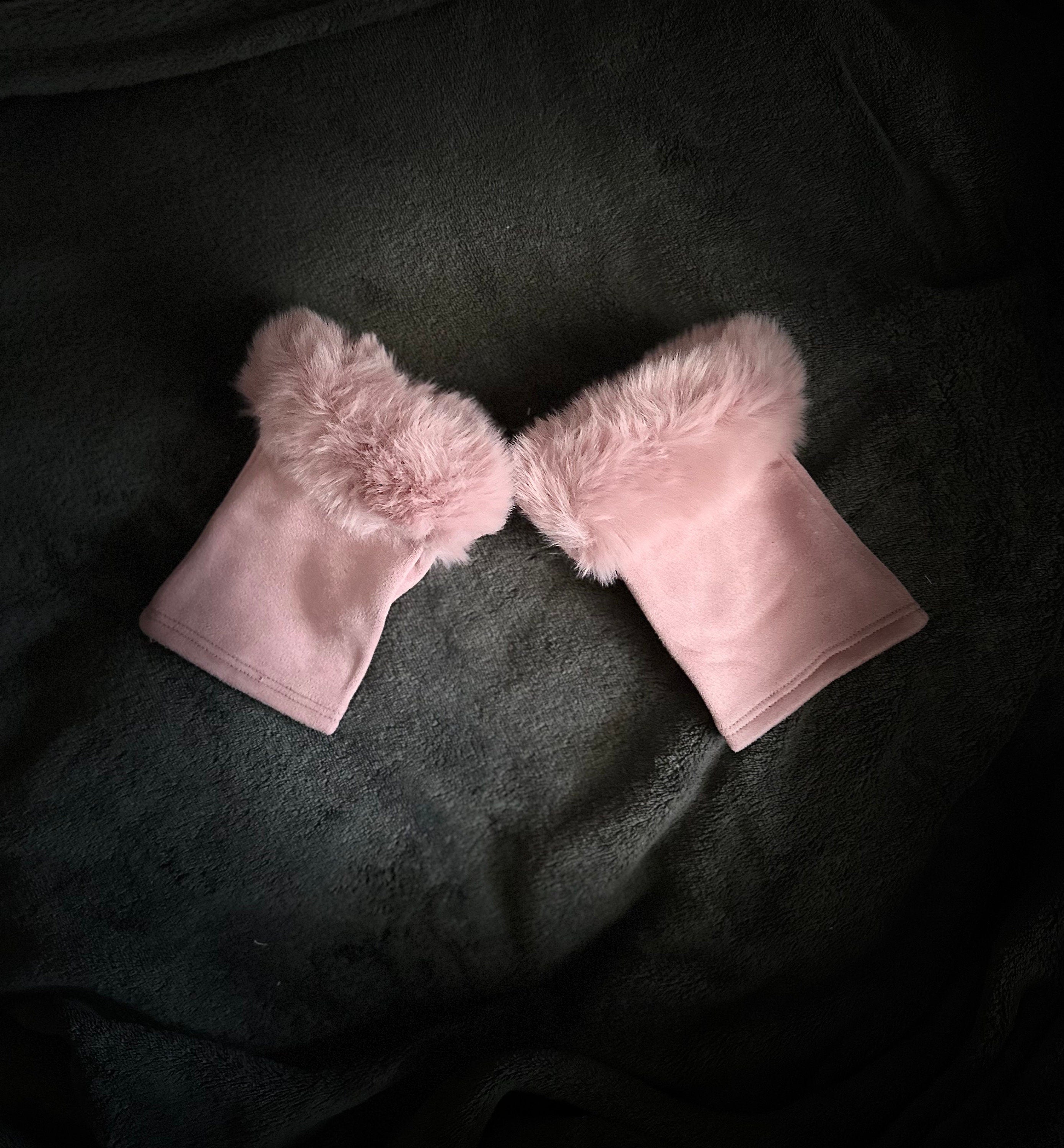 Light Pink Suede Fingerless Gloves with Faux Fur details