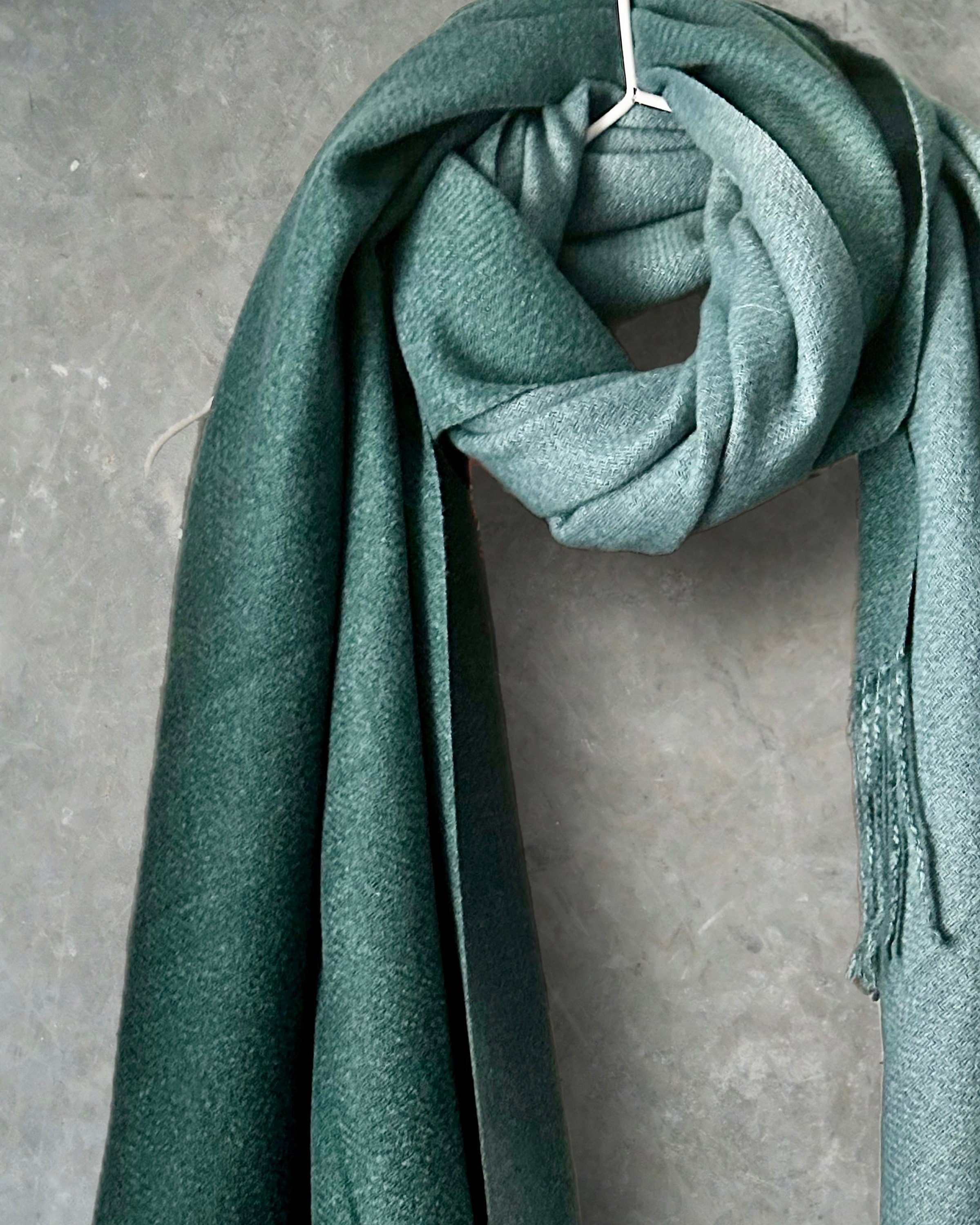 Two-Toned Green Double-Sided Cashmere Scarf