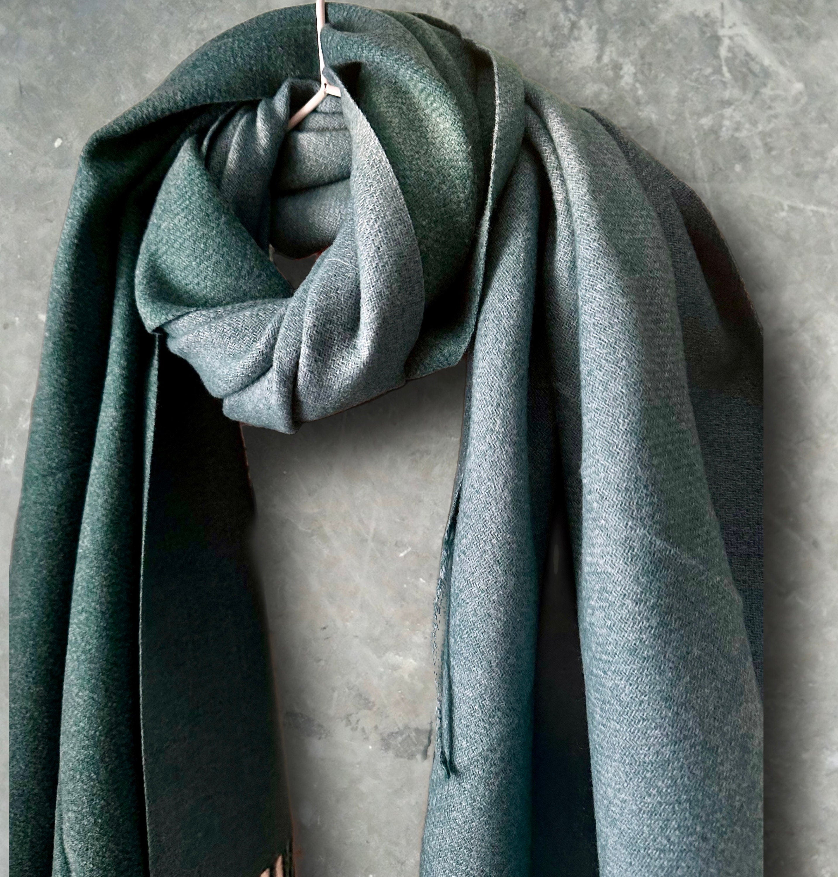 Two-Toned Green Double-Sided Cashmere Scarf