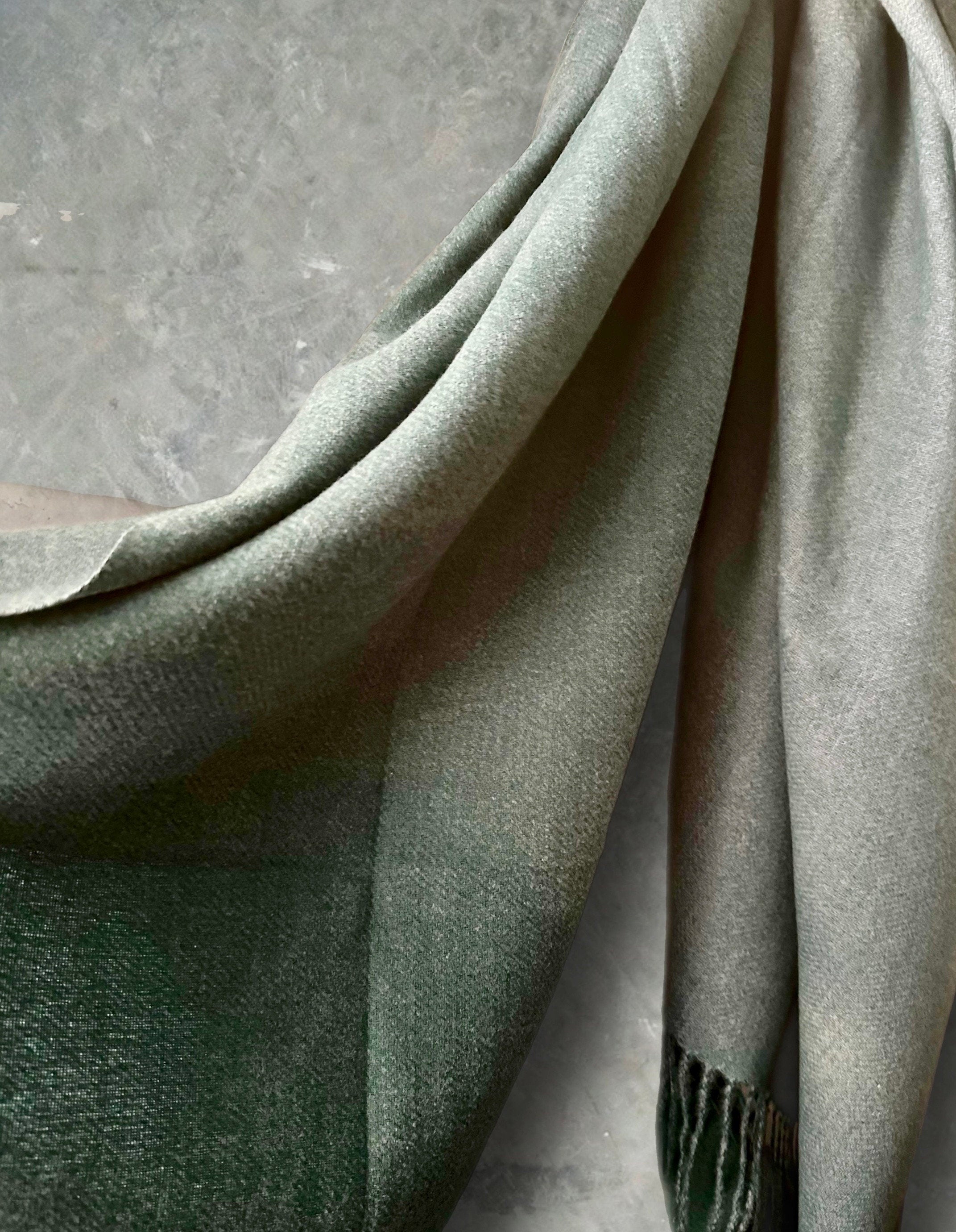 Two-Toned Green Double-Sided Cashmere Scarf