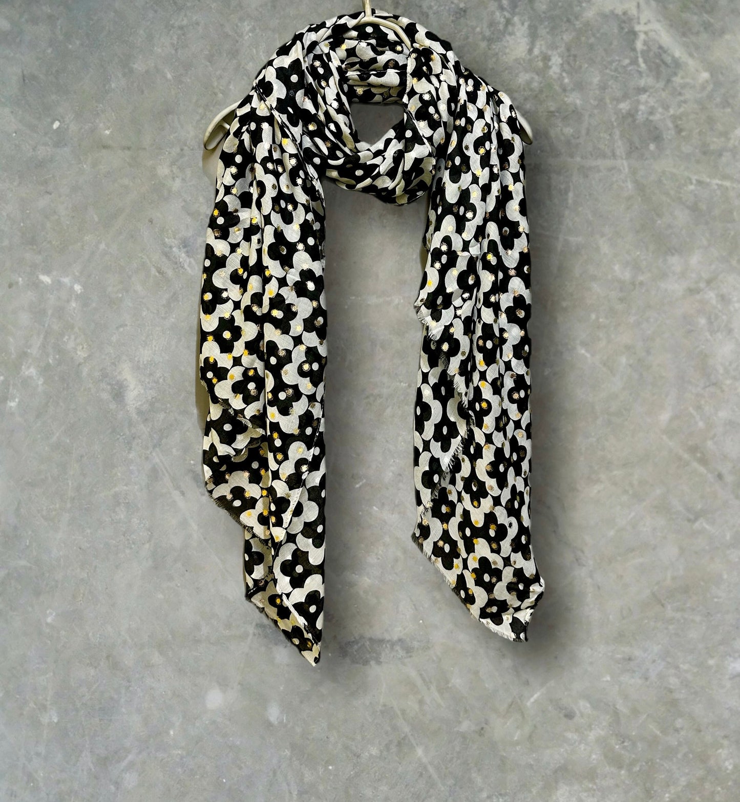 Chic Black/White Retro Floral Cotton Scarf with Gold Accents,Perfect All-Season Gift for Her,Birthday,Christmas and Mother's Day