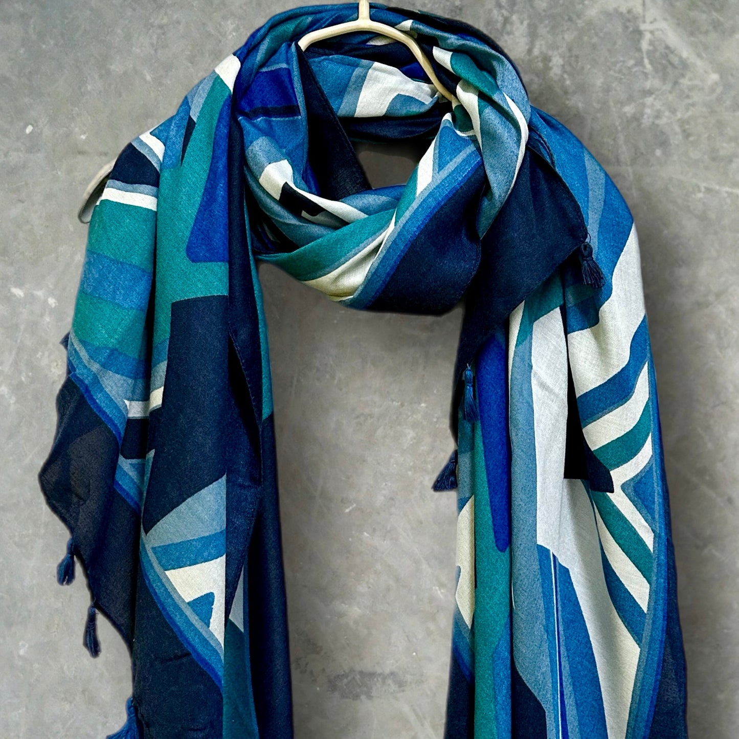 Chic Blue Geometric Pattern Cotton Scarf with Tassels for Women,Ideal for All Seasons,Perfect Gifts for Her,Mother,Birthday and Christmas.