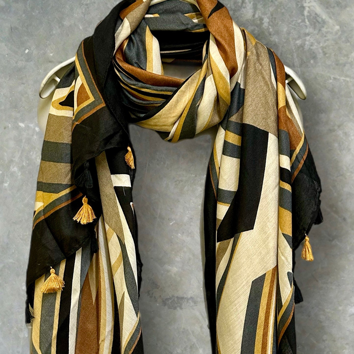 Chic Blue Geometric Pattern Cotton Scarf with Tassels for Women,Ideal for All Seasons,Perfect Gifts for Her,Mother,Birthday and Christmas.