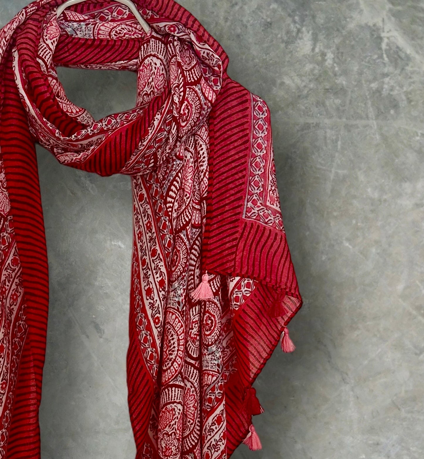 Red Circular Ornamental Pattern with Tassels Cotton Scarf for Women,Ideal for All season,Great Gifts for Her,Mom,Birthday and Christmas