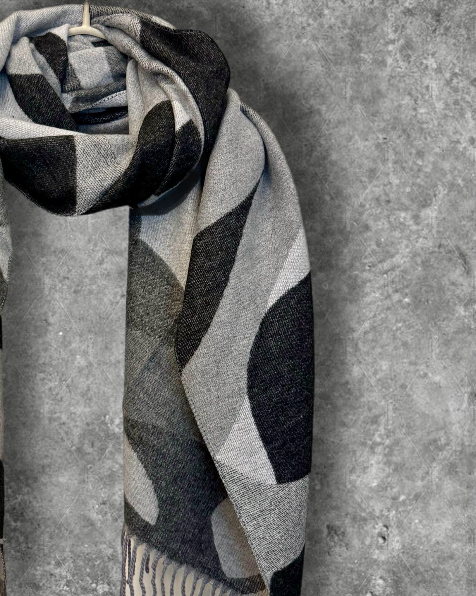 Reversible Grey Geometric Cashmere Blend Scarf