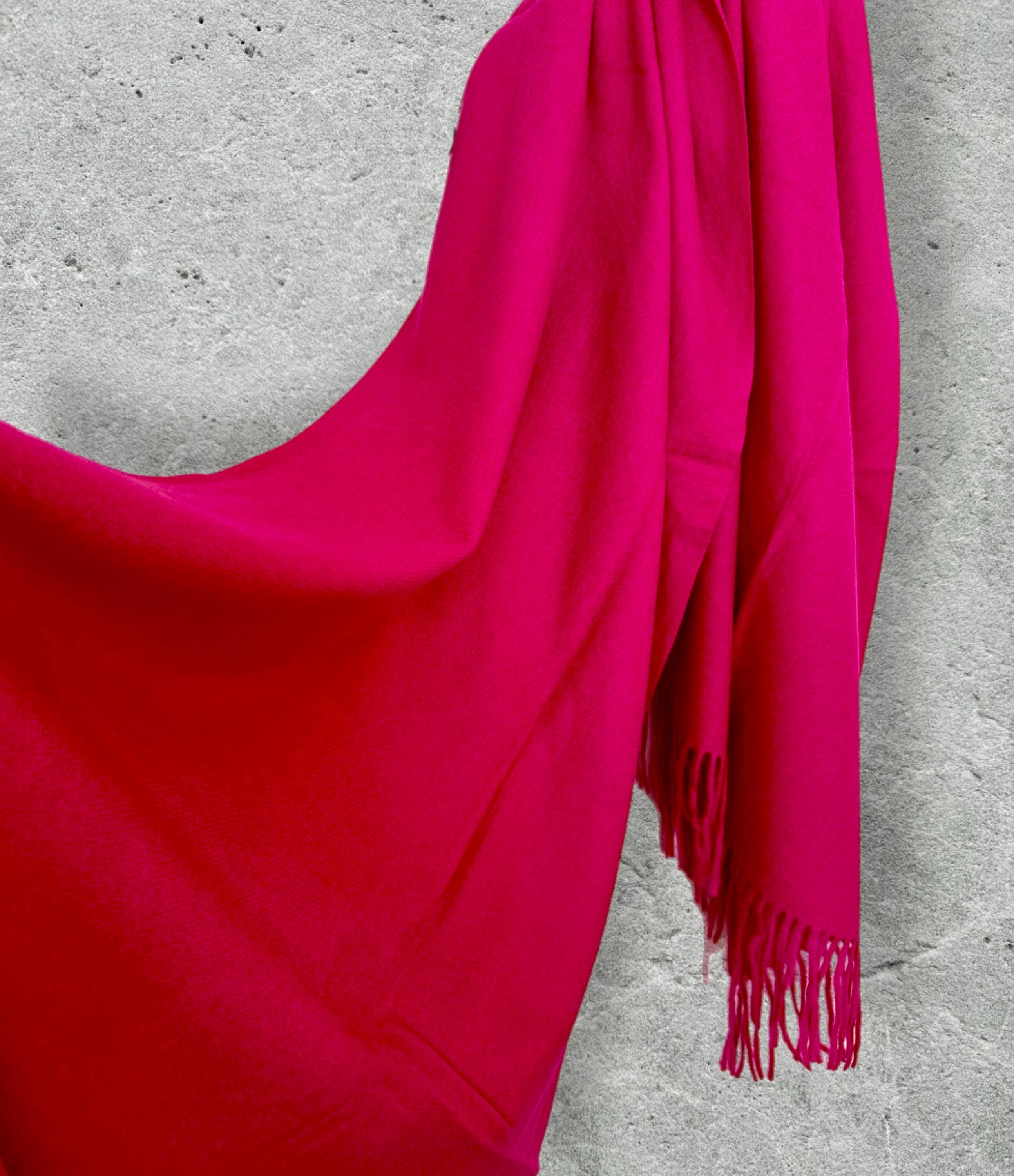 Elegant Fuchsia Pink Cashmere Blend Scarf