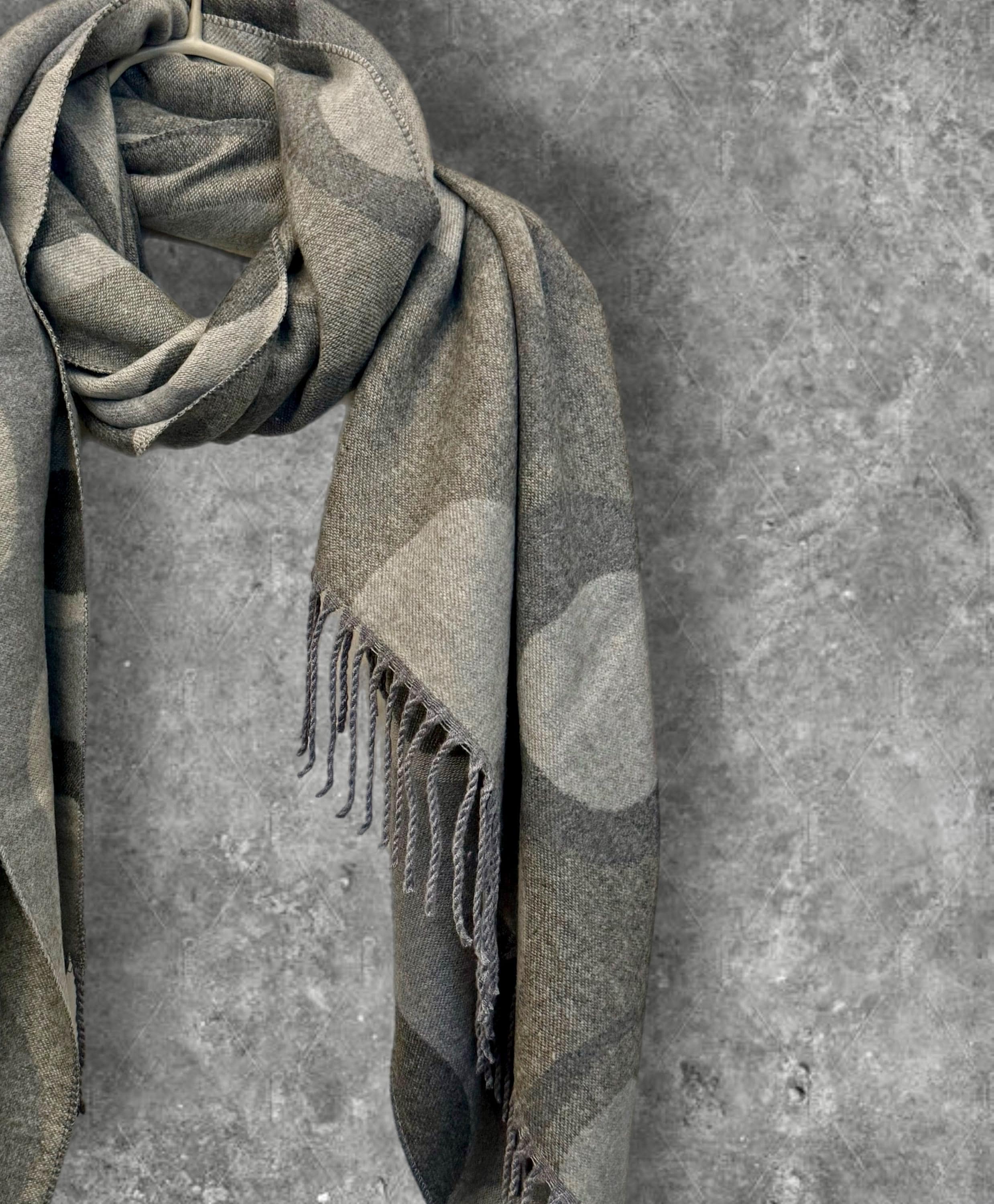 Reversible Cashmere Blend Scarf in Two-Tone Grey with Circle Pattern