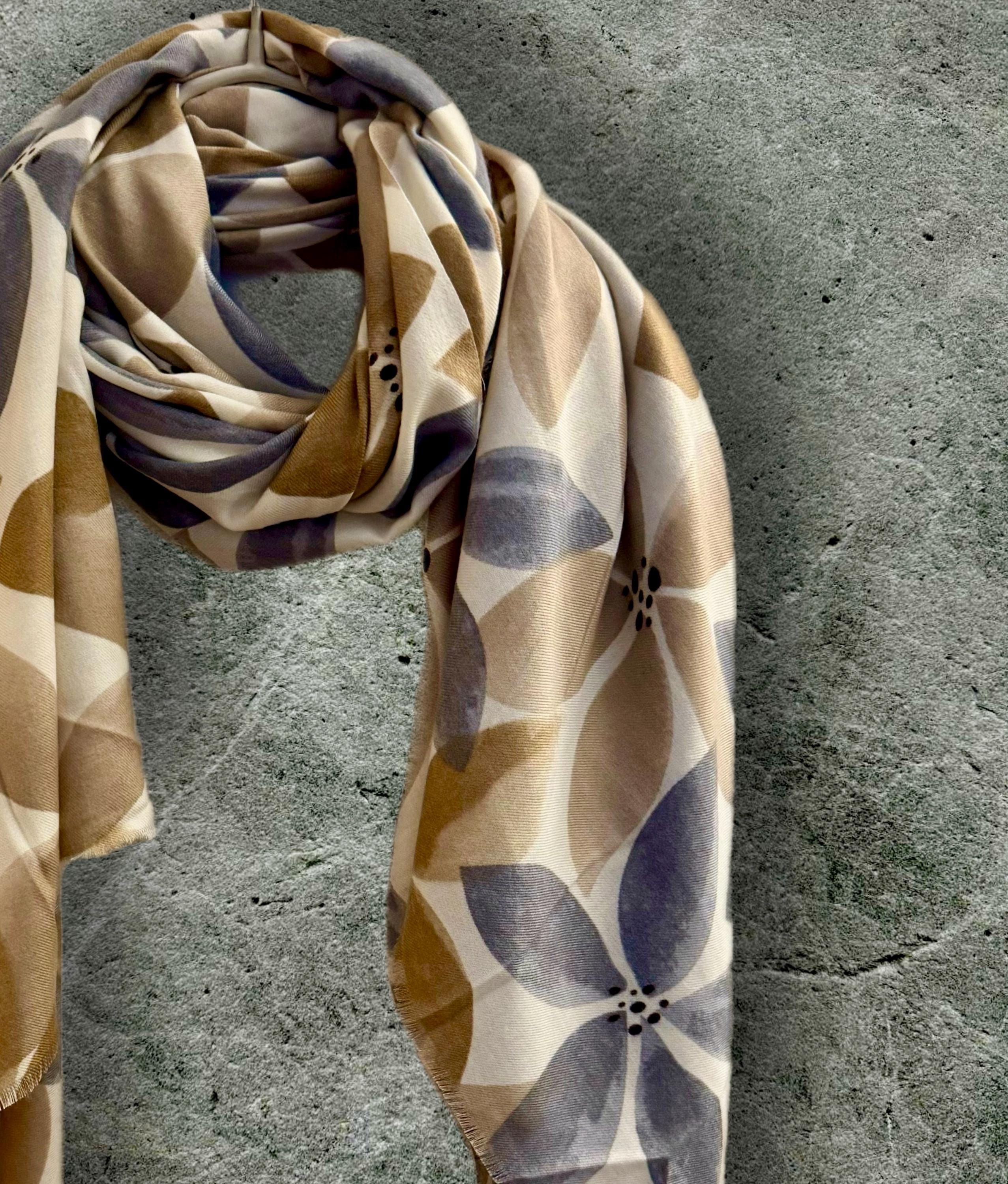 Beige Scarf Adorned with Geometric Petals Design,Suitable for All Seasons,Thoughtful Gifts for Her,Mom,Birthday or Christmas
