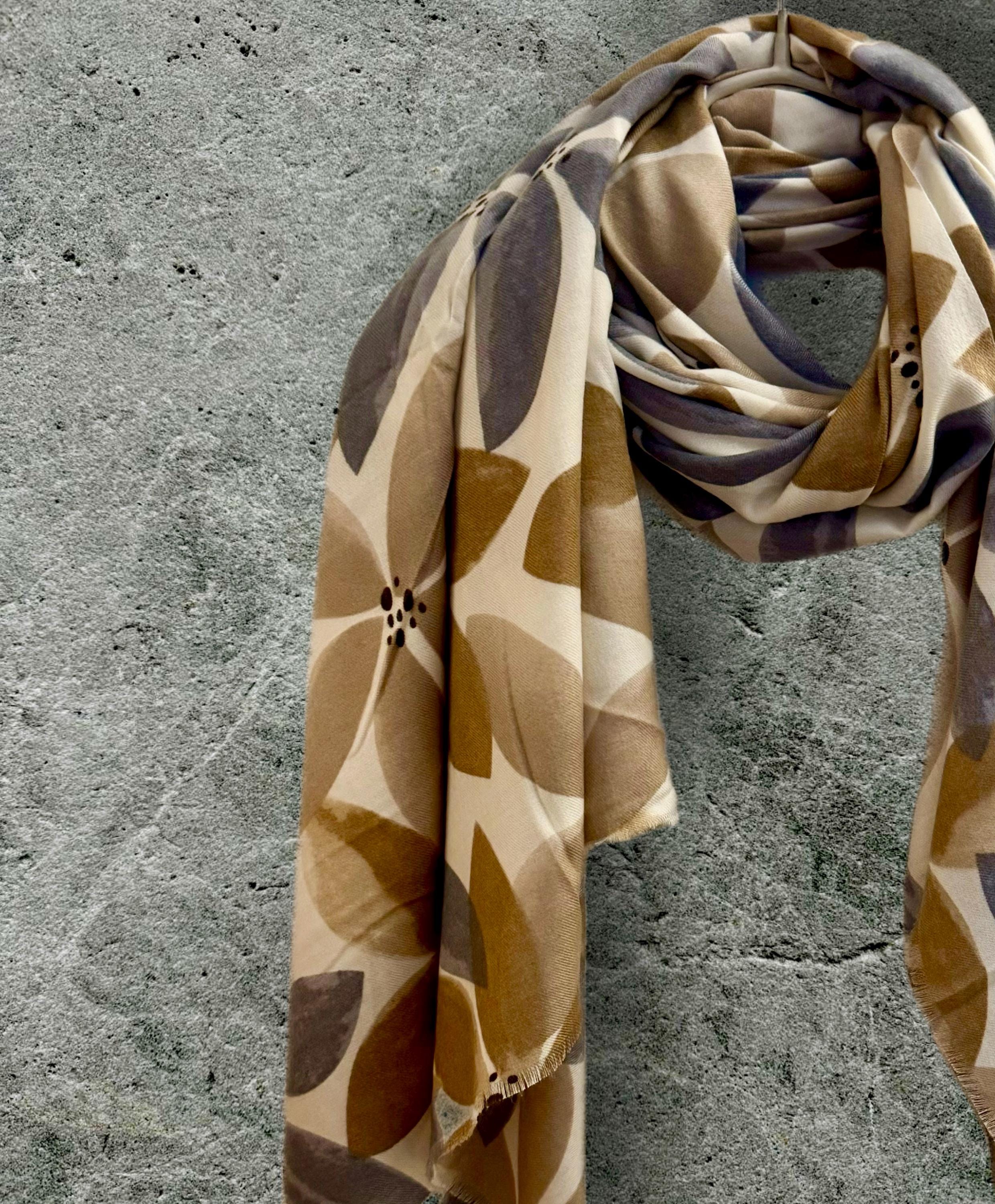 Beige Scarf Adorned with Geometric Petals Design,Suitable for All Seasons,Thoughtful Gifts for Her,Mom,Birthday or Christmas
