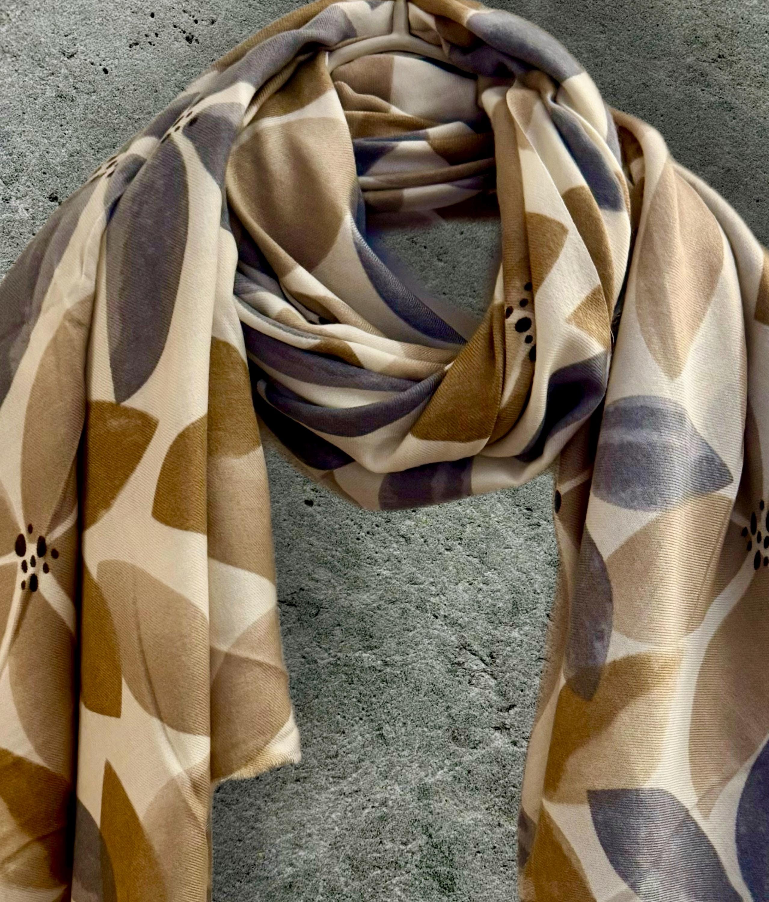Beige Scarf Adorned with Geometric Petals Design,Suitable for All Seasons,Thoughtful Gifts for Her,Mom,Birthday or Christmas