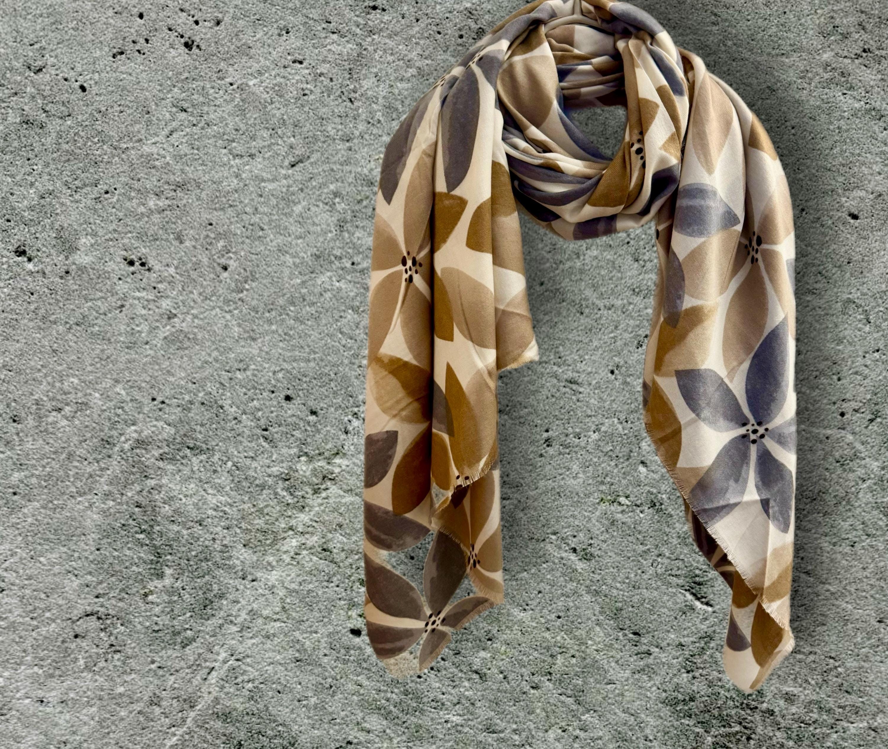 Beige Scarf Adorned with Geometric Petals Design,Suitable for All Seasons,Thoughtful Gifts for Her,Mom,Birthday or Christmas