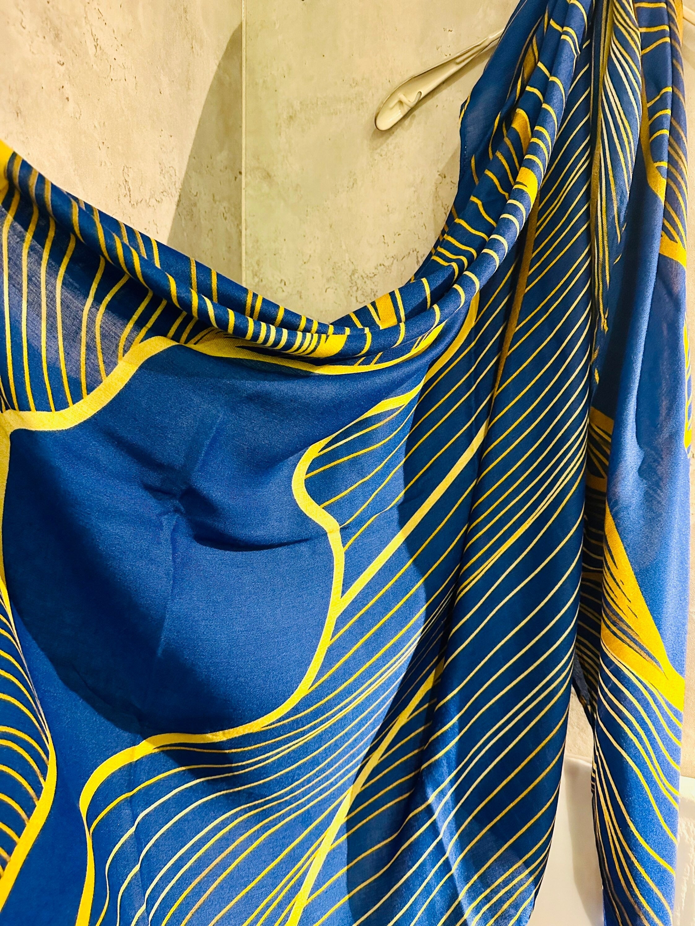 Blue Organic Cotton Blend Scarf with Leaf Vein Pattern – An Eco-Friendly Gifts