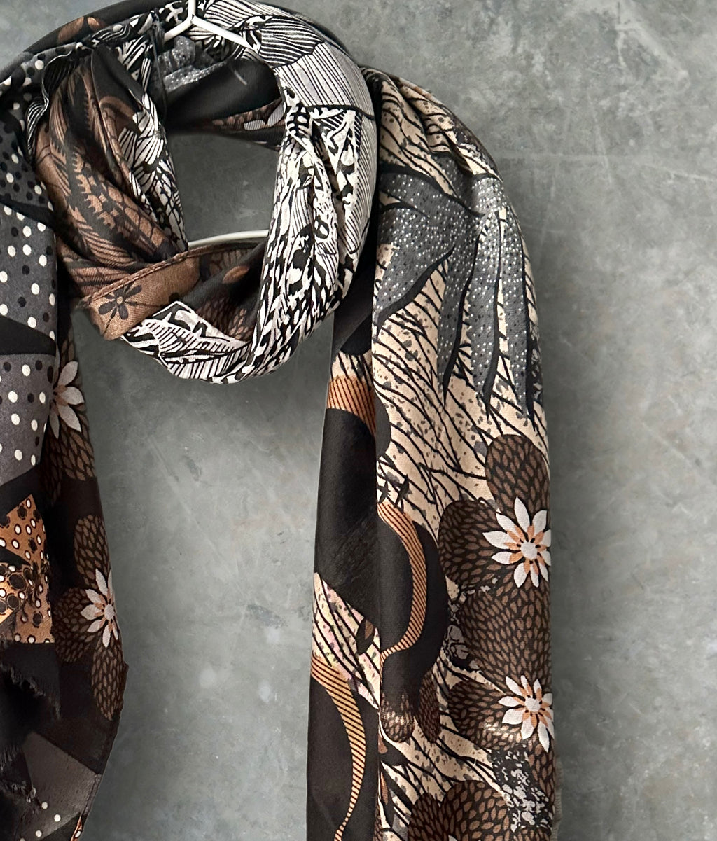 Beautiful Retro Art Deco Flowers Pattern in Black and Grey Cotton Scarf