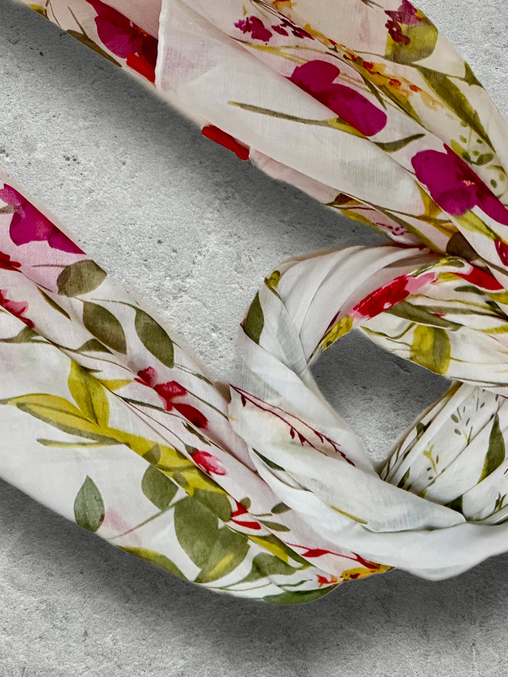 Wildflower Cotton Scarf for Women,Soft Botanical Print Wrap,Lightweight Florals Summer Shawl with Tassels