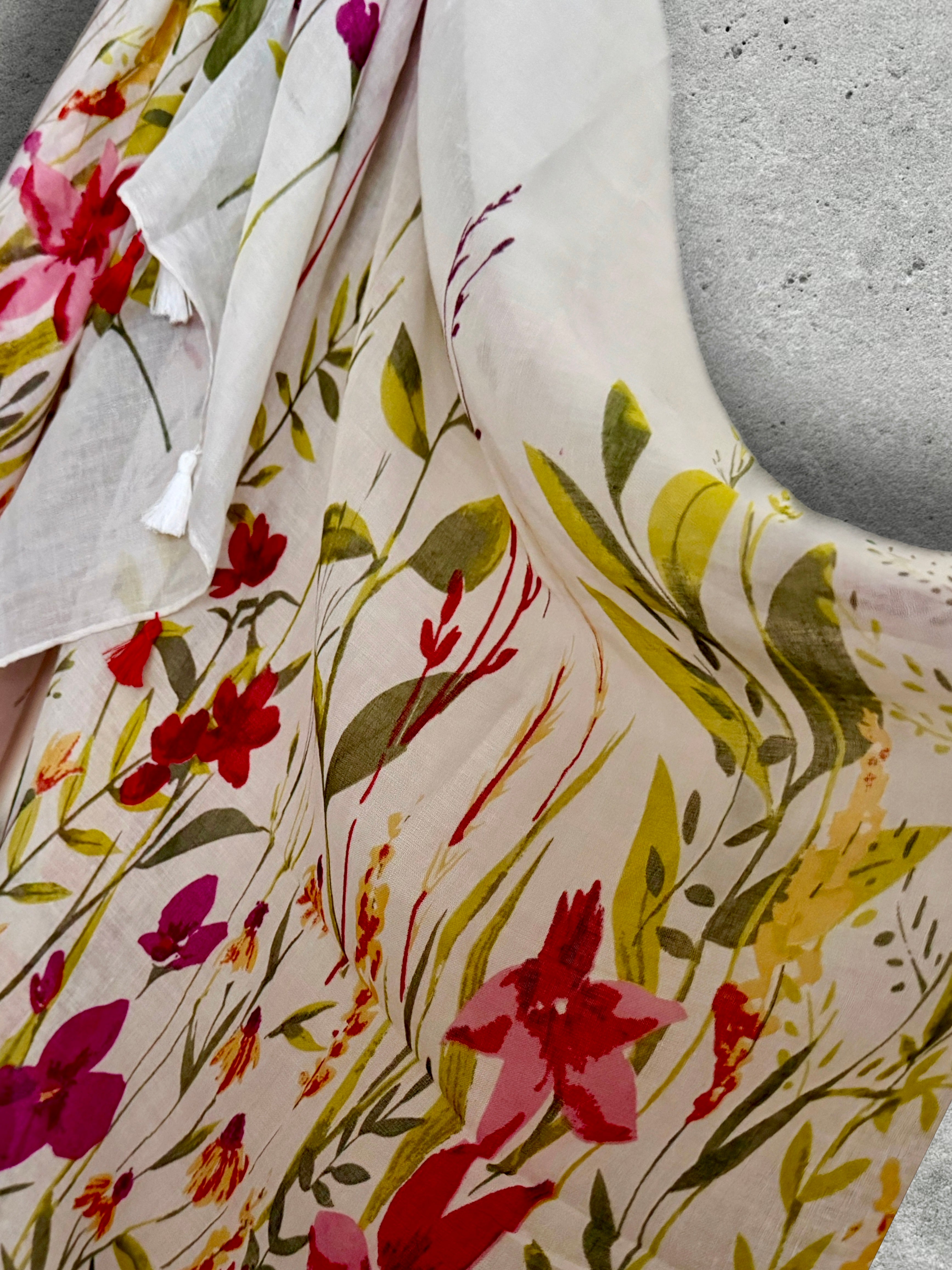 Wildflower Cotton Scarf for Women,Soft Botanical Print Wrap,Lightweight Florals Summer Shawl with Tassels
