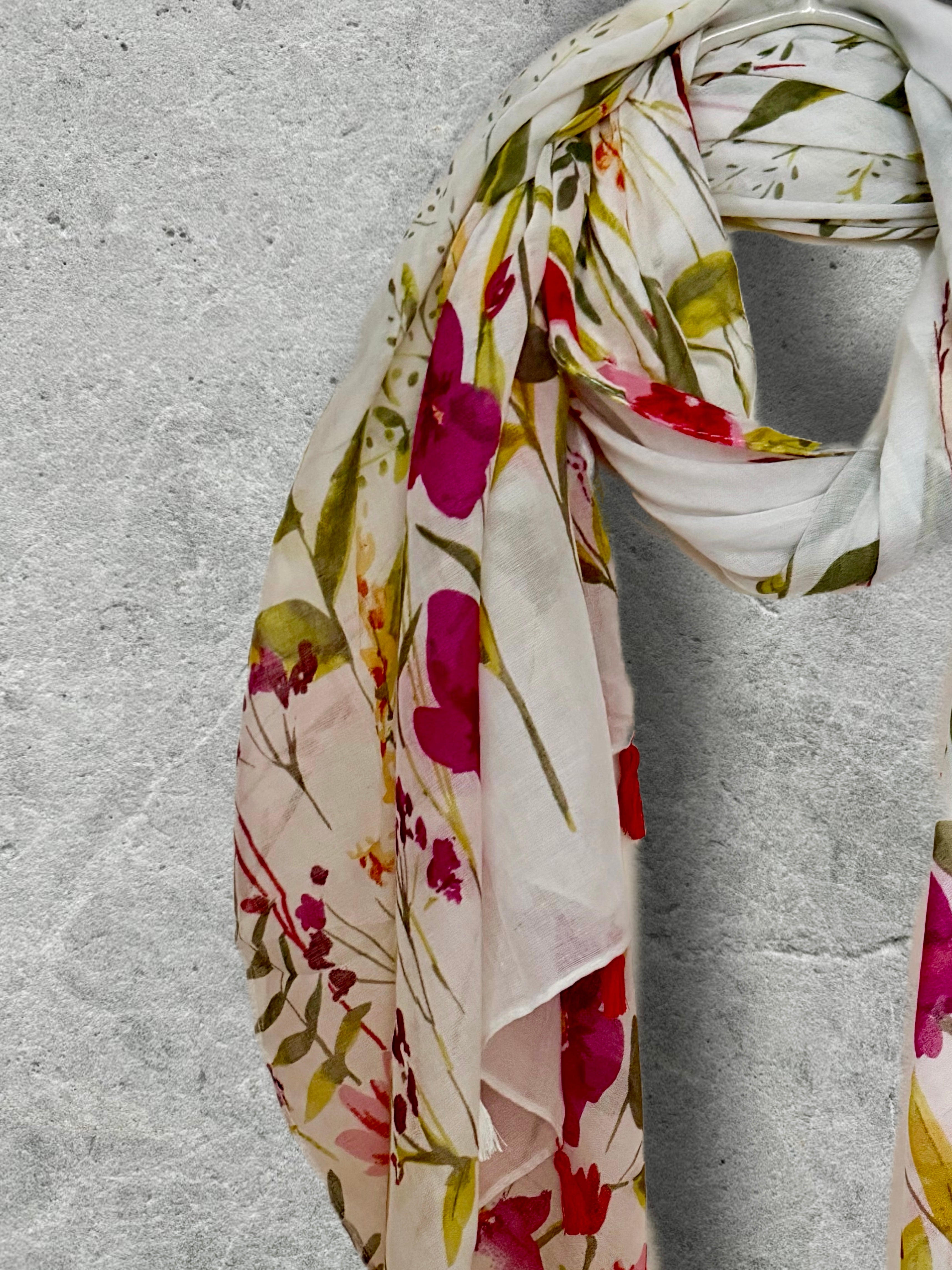 Wildflower Cotton Scarf for Women,Soft Botanical Print Wrap,Lightweight Florals Summer Shawl with Tassels