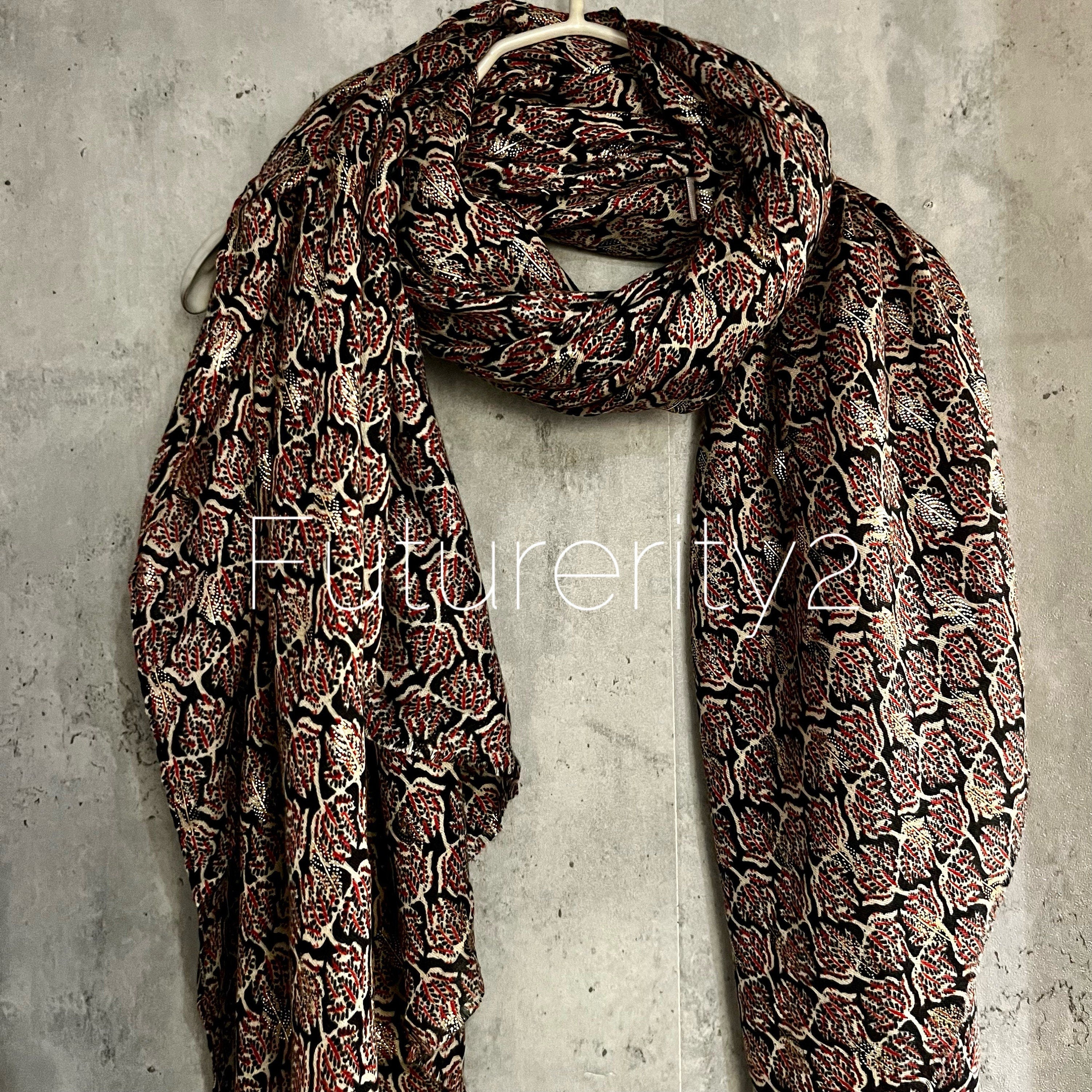 Grey Cotton Scarf with Seamless Leaf Pattern and Gold Foil Accents – An Elegant and Versatile Gift for Her, Perfect for Any Occasion