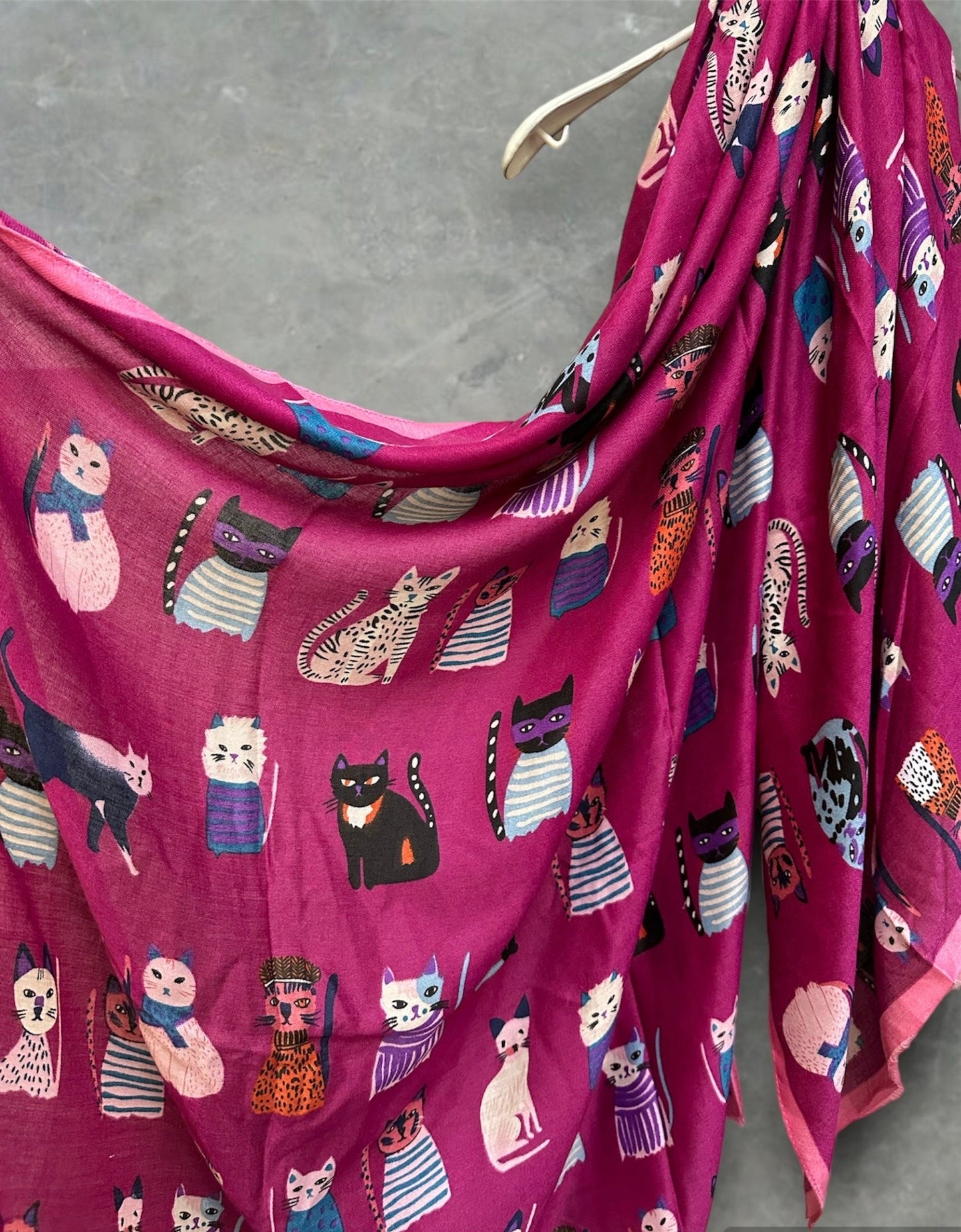 Charming Cats Pink Scarf – Ideal for Gifting All Year Round