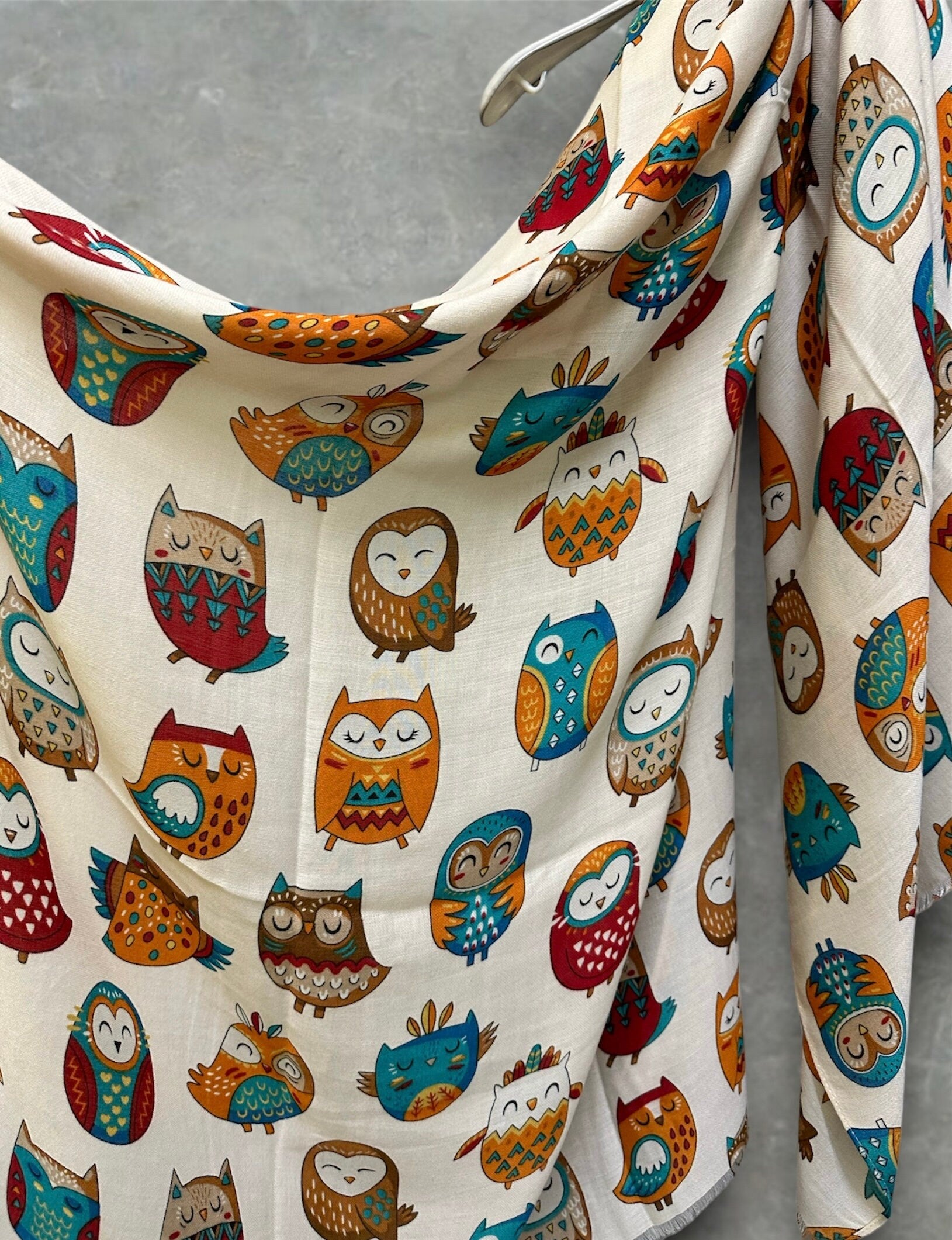 Charming Owls Pattern Off White Scarf – Perfect All-Season Gift for Mom and Her