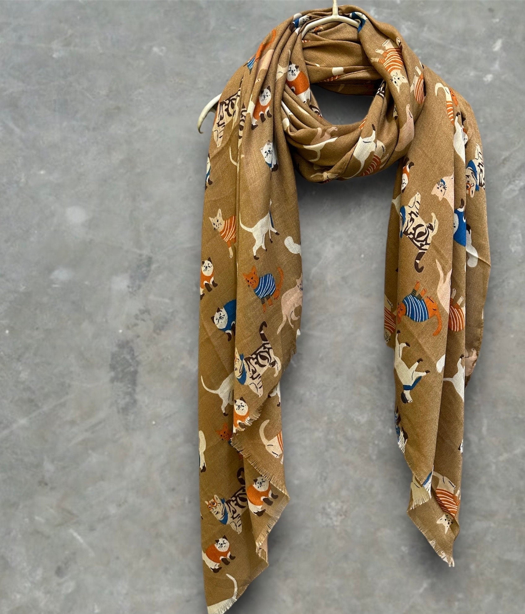 Cats Pattern Brown Scarf – Perfect for Gifting Year-Round